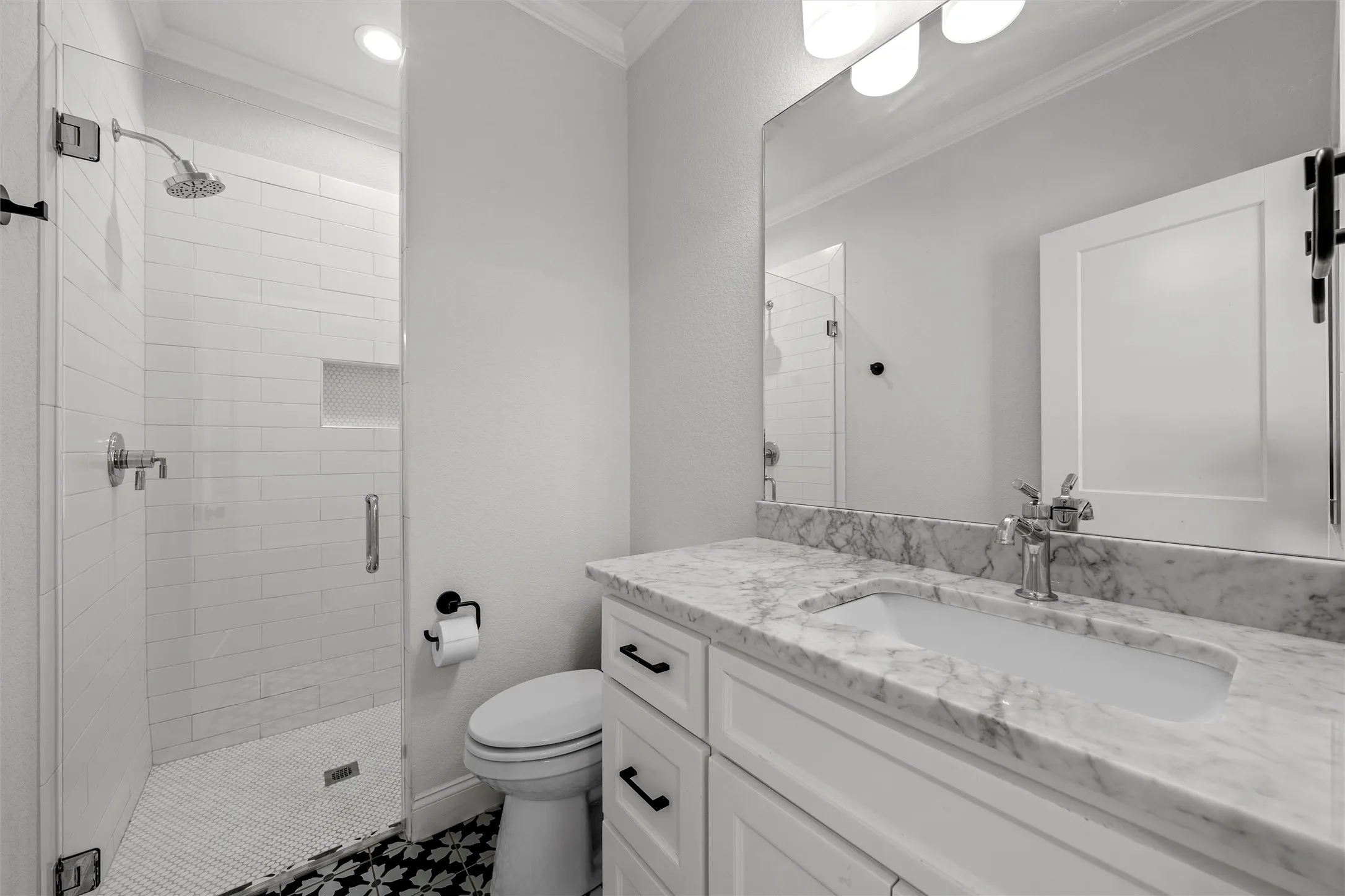 Single Family Residence For Sale in Mc Lennan County , 324 Stone Manor Drive, Mc Gregor, Texas 76657, 4 Bedroom, 4 Bathroom, 3 Garage spaces, 3,040 Sqft, built in 2019, mls#21371045, Real Estate Agent in Mc Gregor, Homes For Sale in Mc Lennan county, Homes For Sale in Mc Gregor, Realtor in Mc Gregor Texas, Real Estate Brokerage Independent Realty Texas, Luminita Cordes Realtor