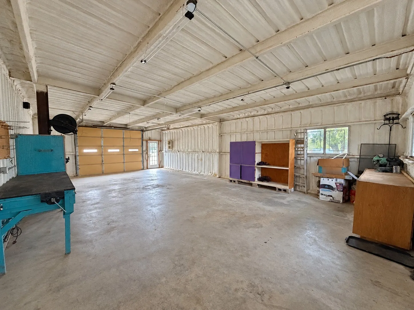 Single Family Residence For Rent in Montague County , 517 E Locust Street, Nocona, Texas 76255, 3 Bedroom, 2 Bathroom, 2 Garage spaces, 2,088 Sqft, built in 1984, mls#21371829, Real Estate Agent in Nocona, Homes For Rent in Montague county, Homes For Rent in Nocona, Realtor in Nocona Texas, Real Estate Brokerage Independent Realty Texas, Luminita Cordes Realtor