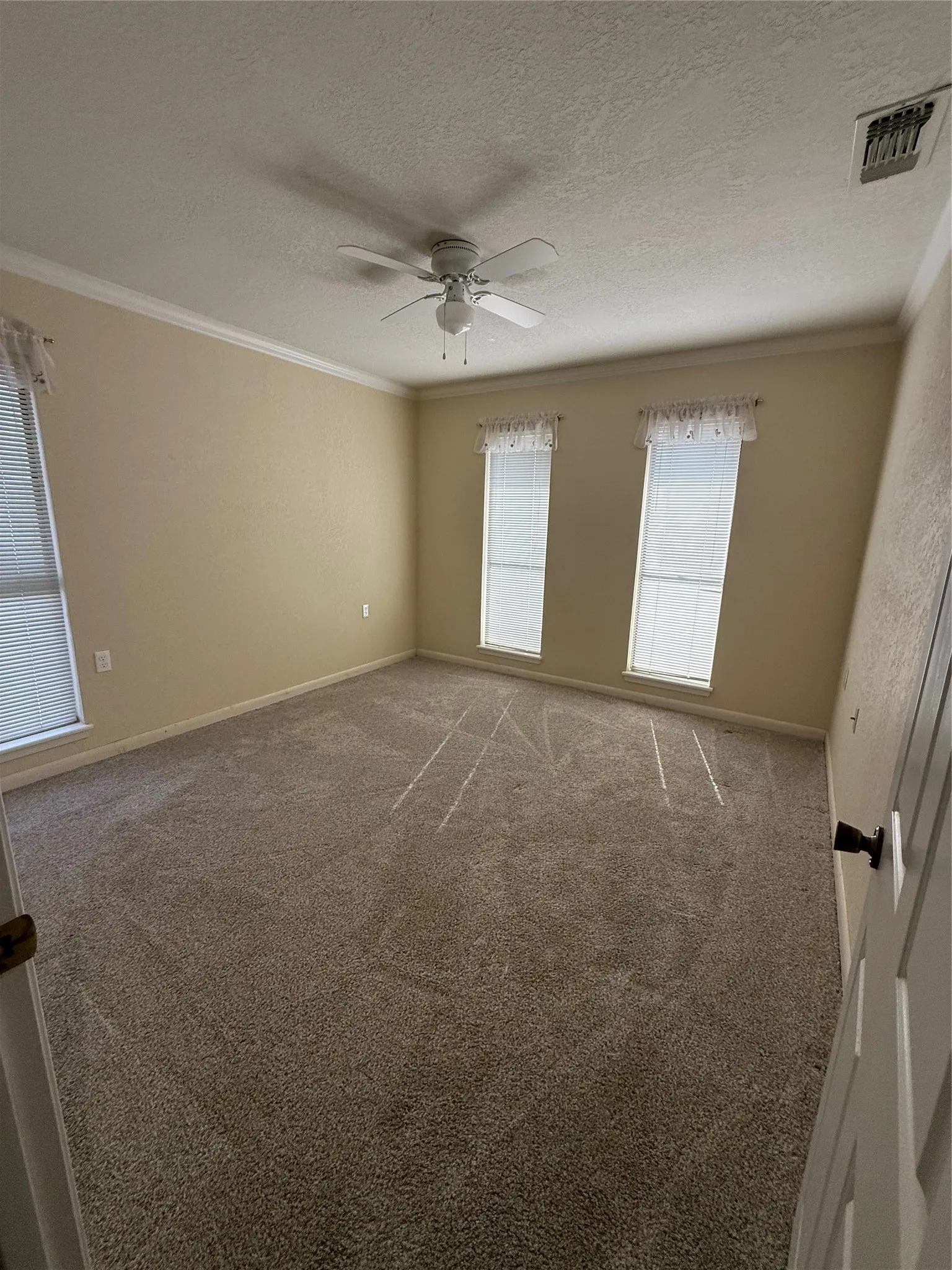 Single Family Residence For Rent in Montague County , 517 E Locust Street, Nocona, Texas 76255, 3 Bedroom, 2 Bathroom, 2 Garage spaces, 2,088 Sqft, built in 1984, mls#21371829, Real Estate Agent in Nocona, Homes For Rent in Montague county, Homes For Rent in Nocona, Realtor in Nocona Texas, Real Estate Brokerage Independent Realty Texas, Luminita Cordes Realtor