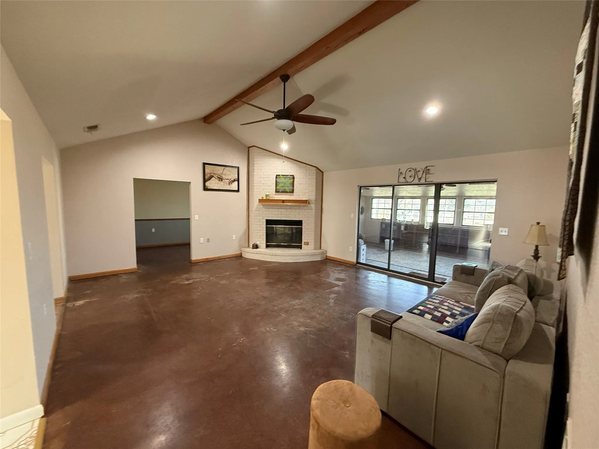 Single Family Residence For Rent in Montague County , 517 E Locust Street, Nocona, Texas 76255, 3 Bedroom, 2 Bathroom, 2 Garage spaces, 2,088 Sqft, built in 1984, mls#21371829, Real Estate Agent in Nocona, Homes For Rent in Montague county, Homes For Rent in Nocona, Realtor in Nocona Texas, Real Estate Brokerage Independent Realty Texas, Luminita Cordes Realtor