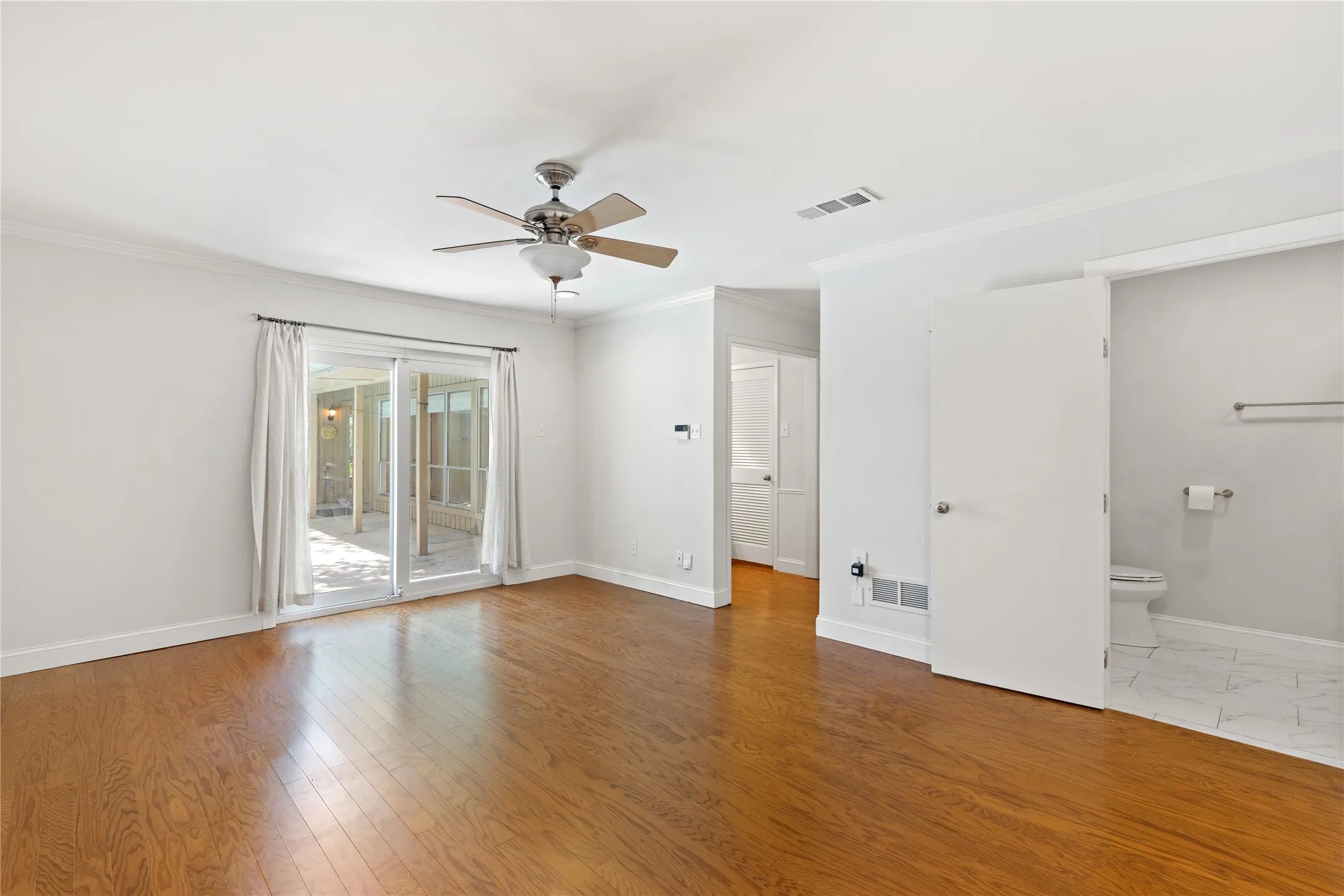 Single Family Residence For Sale in Dallas County , 14918 Vistaridge Drive, Dallas, Texas 75248, 4 Bedroom, 4 Bathroom, 2 Garage spaces, 3,586 Sqft, built in 1969, mls#21360512, Real Estate Agent in Dallas, Homes For Sale in Dallas county, Homes For Sale in Dallas, Realtor in Dallas Texas, Real Estate Brokerage Independent Realty Texas, Luminita Cordes Realtor