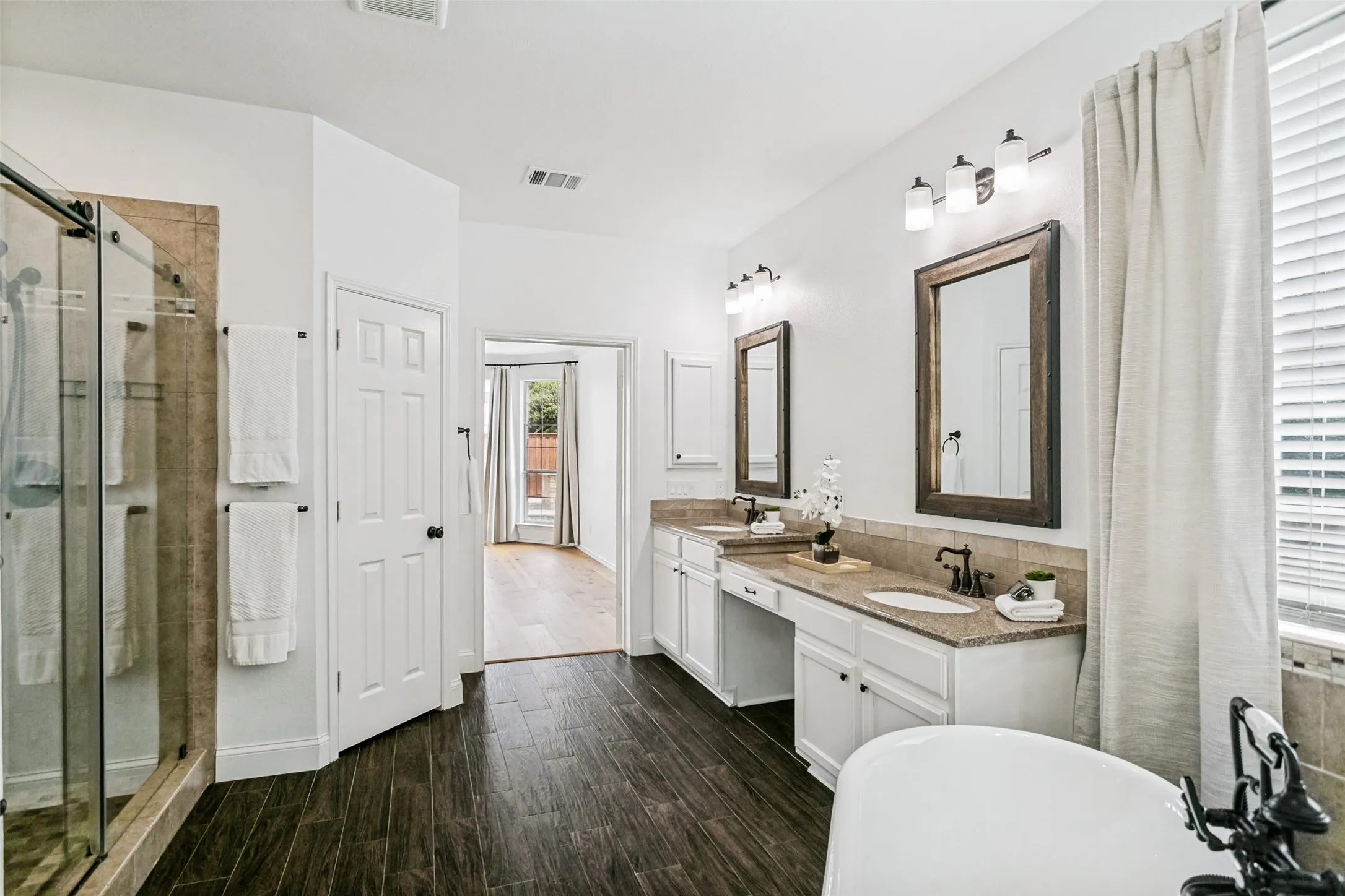 Single Family Residence For Sale in Collin County , 1218 Newberry Drive, Allen, Texas 75013, 4 Bedroom, 3 Bathroom, 3 Garage spaces, 3,104 Sqft, built in 1994, mls#21371723, Real Estate Agent in Allen, Homes For Sale in Collin county, Homes For Sale in Allen, Realtor in Allen Texas, Real Estate Brokerage Independent Realty Texas, Luminita Cordes Realtor