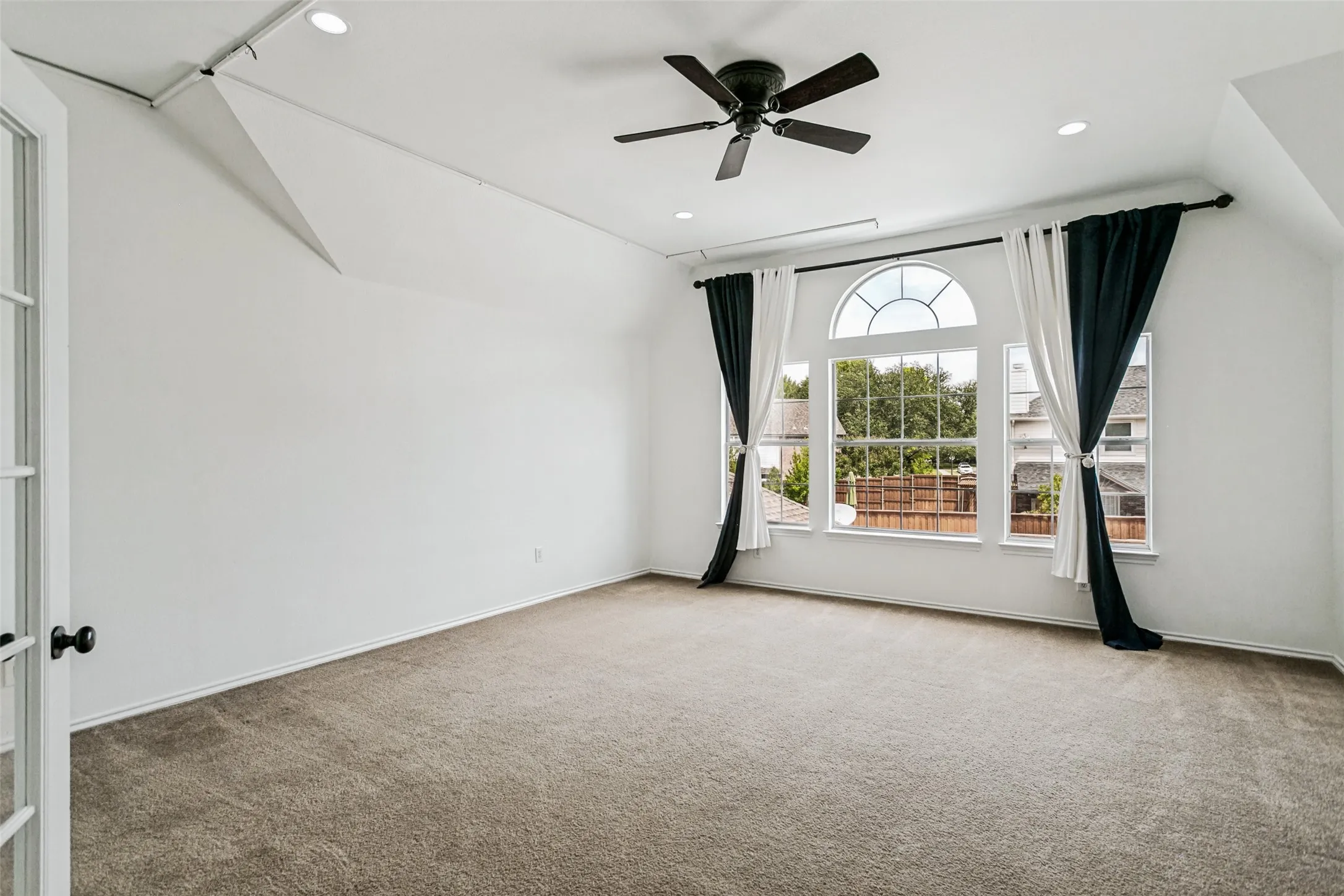 Single Family Residence For Sale in Collin County , 1218 Newberry Drive, Allen, Texas 75013, 4 Bedroom, 3 Bathroom, 3 Garage spaces, 3,104 Sqft, built in 1994, mls#21371723, Real Estate Agent in Allen, Homes For Sale in Collin county, Homes For Sale in Allen, Realtor in Allen Texas, Real Estate Brokerage Independent Realty Texas, Luminita Cordes Realtor