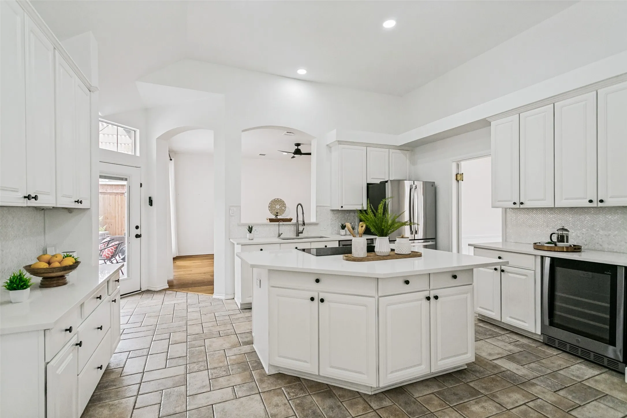 Single Family Residence For Sale in Collin County , 1218 Newberry Drive, Allen, Texas 75013, 4 Bedroom, 3 Bathroom, 3 Garage spaces, 3,104 Sqft, built in 1994, mls#21371723, Real Estate Agent in Allen, Homes For Sale in Collin county, Homes For Sale in Allen, Realtor in Allen Texas, Real Estate Brokerage Independent Realty Texas, Luminita Cordes Realtor