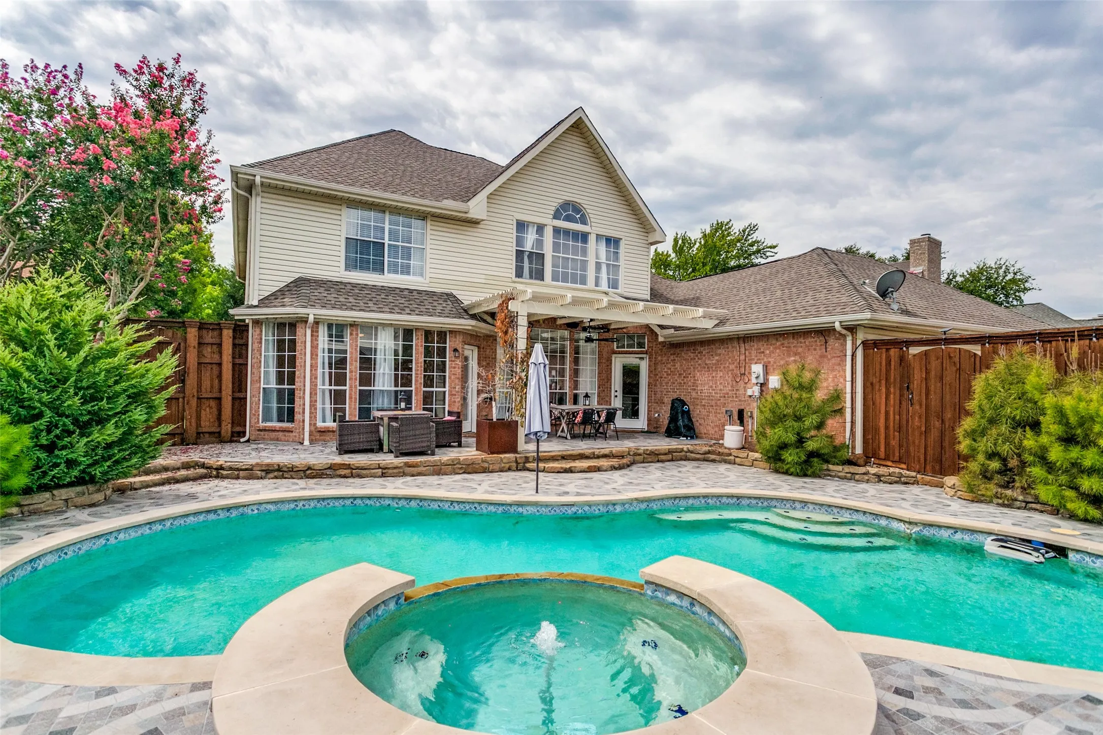Single Family Residence For Sale in Collin County , 1218 Newberry Drive, Allen, Texas 75013, 4 Bedroom, 3 Bathroom, 3 Garage spaces, 3,104 Sqft, built in 1994, mls#21371723, Real Estate Agent in Allen, Homes For Sale in Collin county, Homes For Sale in Allen, Realtor in Allen Texas, Real Estate Brokerage Independent Realty Texas, Luminita Cordes Realtor