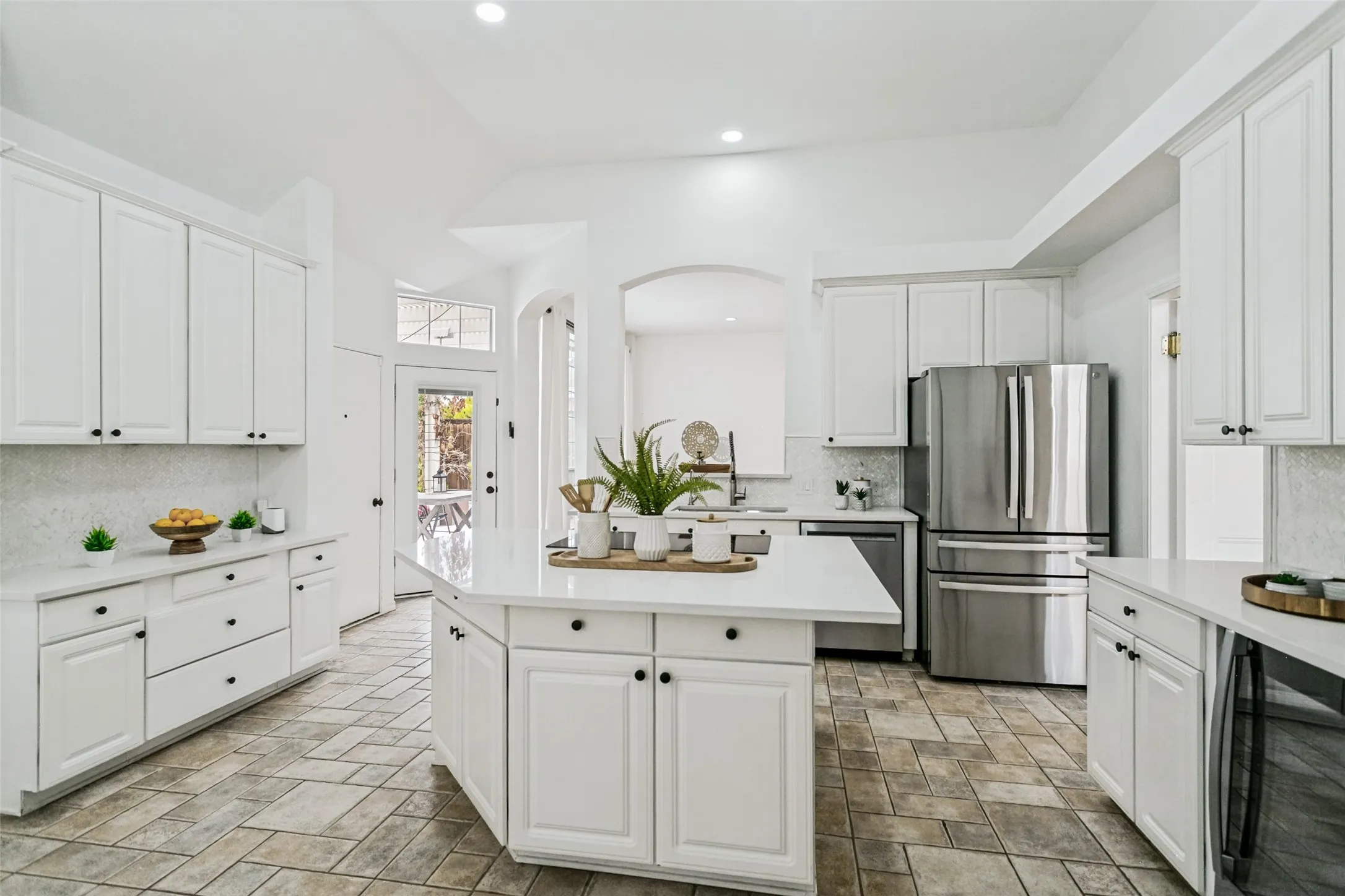 Single Family Residence For Sale in Collin County , 1218 Newberry Drive, Allen, Texas 75013, 4 Bedroom, 3 Bathroom, 3 Garage spaces, 3,104 Sqft, built in 1994, mls#21371723, Real Estate Agent in Allen, Homes For Sale in Collin county, Homes For Sale in Allen, Realtor in Allen Texas, Real Estate Brokerage Independent Realty Texas, Luminita Cordes Realtor