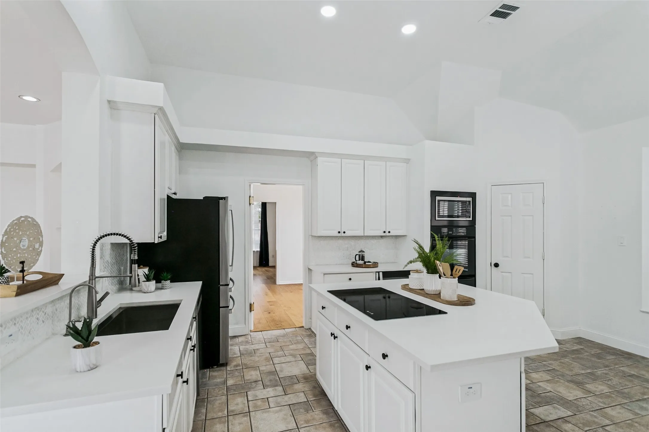 Single Family Residence For Sale in Collin County , 1218 Newberry Drive, Allen, Texas 75013, 4 Bedroom, 3 Bathroom, 3 Garage spaces, 3,104 Sqft, built in 1994, mls#21371723, Real Estate Agent in Allen, Homes For Sale in Collin county, Homes For Sale in Allen, Realtor in Allen Texas, Real Estate Brokerage Independent Realty Texas, Luminita Cordes Realtor
