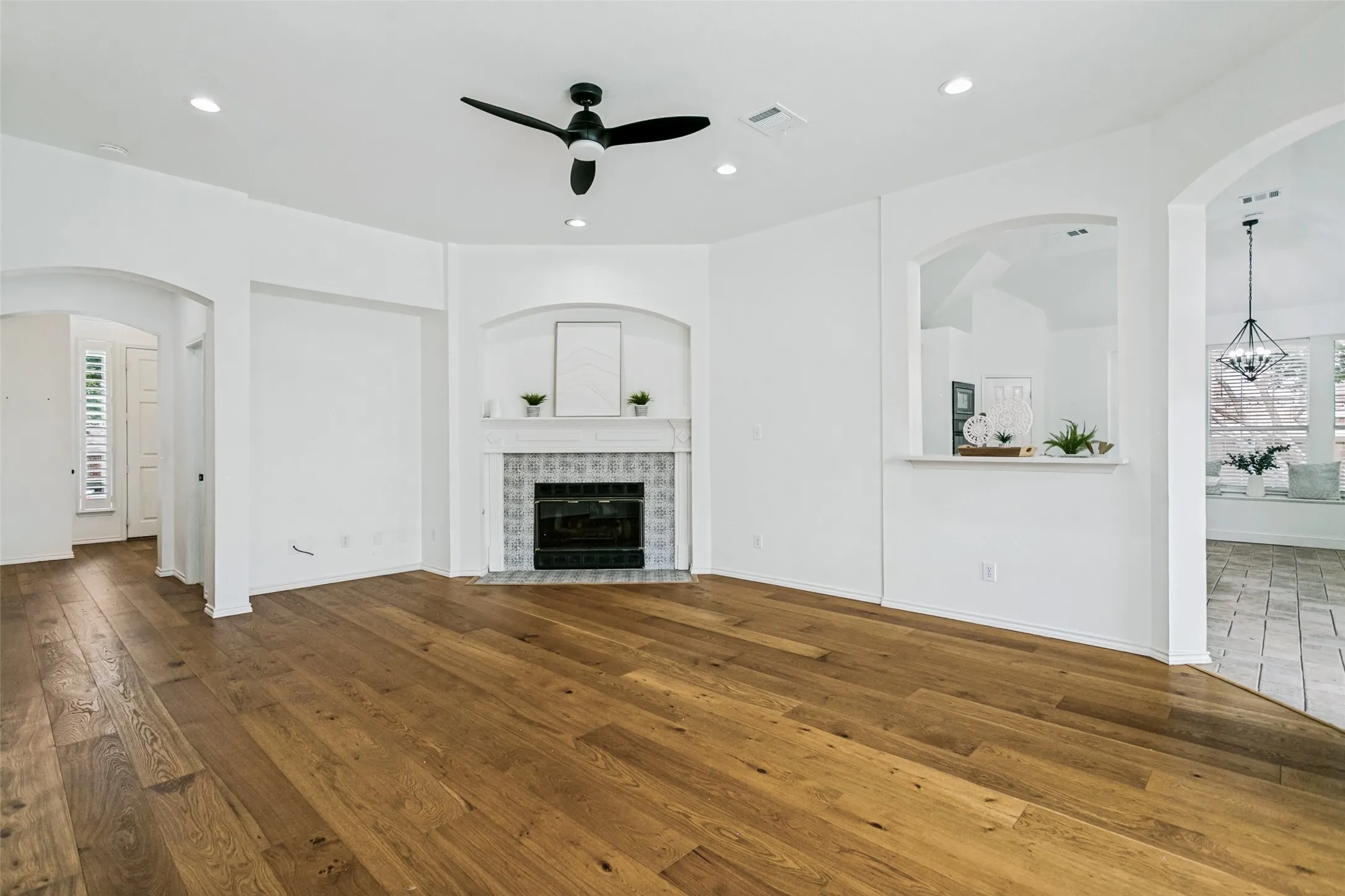 Single Family Residence For Sale in Collin County , 1218 Newberry Drive, Allen, Texas 75013, 4 Bedroom, 3 Bathroom, 3 Garage spaces, 3,104 Sqft, built in 1994, mls#21371723, Real Estate Agent in Allen, Homes For Sale in Collin county, Homes For Sale in Allen, Realtor in Allen Texas, Real Estate Brokerage Independent Realty Texas, Luminita Cordes Realtor