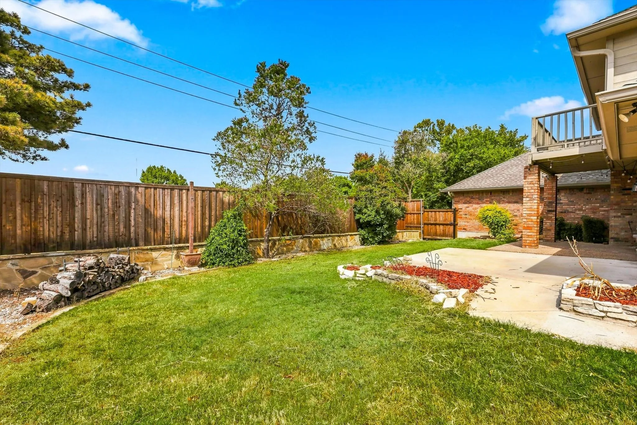 Single Family Residence For Sale in Denton County , 1222 Dentonshire Drive, Carrollton, Texas 75007, 4 Bedroom, 3 Bathroom, 2 Garage spaces, 2,568 Sqft, built in 1987, mls#21369259, Real Estate Agent in Carrollton, Homes For Sale in Denton county, Homes For Sale in Carrollton, Realtor in Carrollton Texas, Real Estate Brokerage Independent Realty Texas, Luminita Cordes Realtor