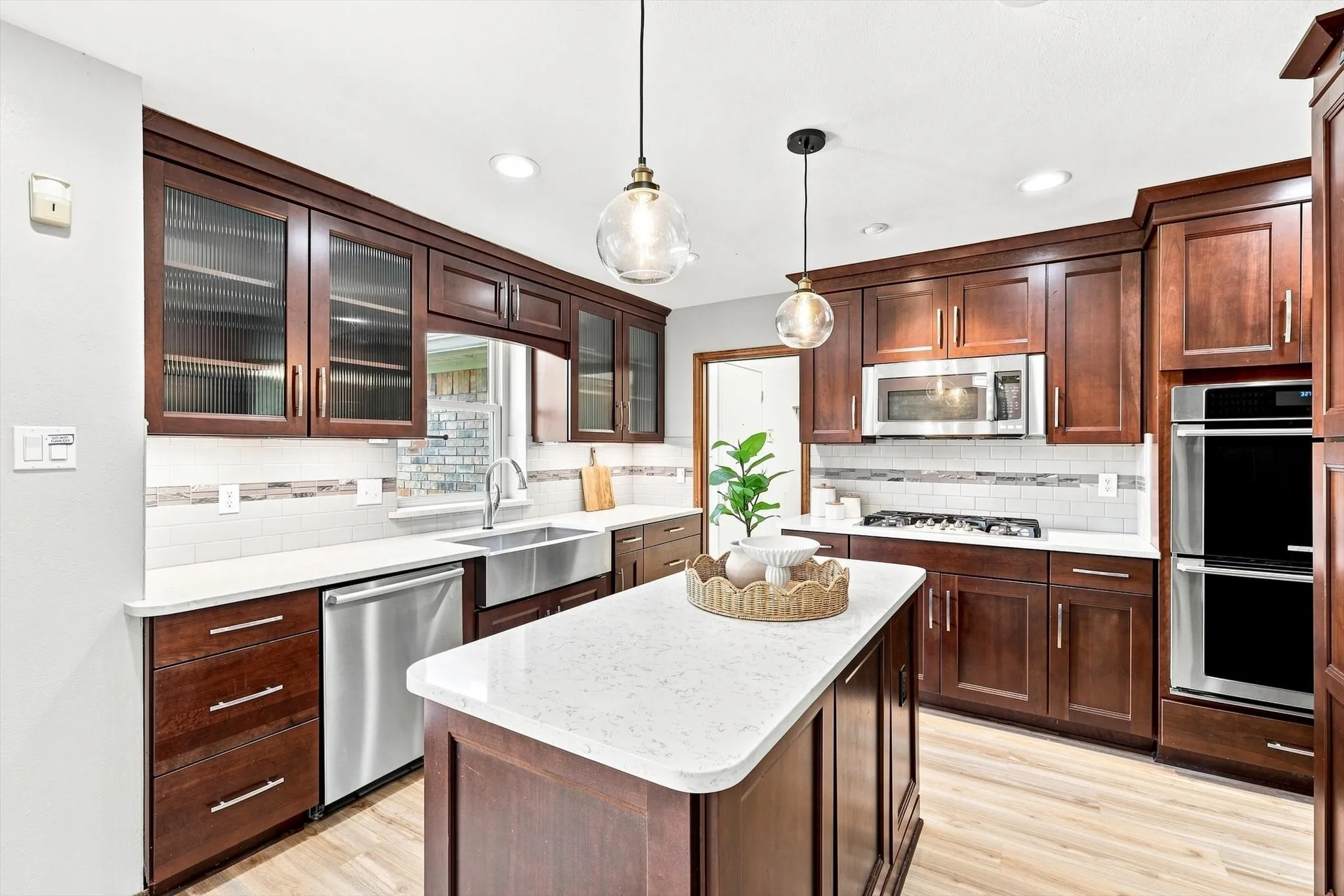 Single Family Residence For Sale in Denton County , 1222 Dentonshire Drive, Carrollton, Texas 75007, 4 Bedroom, 3 Bathroom, 2 Garage spaces, 2,568 Sqft, built in 1987, mls#21369259, Real Estate Agent in Carrollton, Homes For Sale in Denton county, Homes For Sale in Carrollton, Realtor in Carrollton Texas, Real Estate Brokerage Independent Realty Texas, Luminita Cordes Realtor