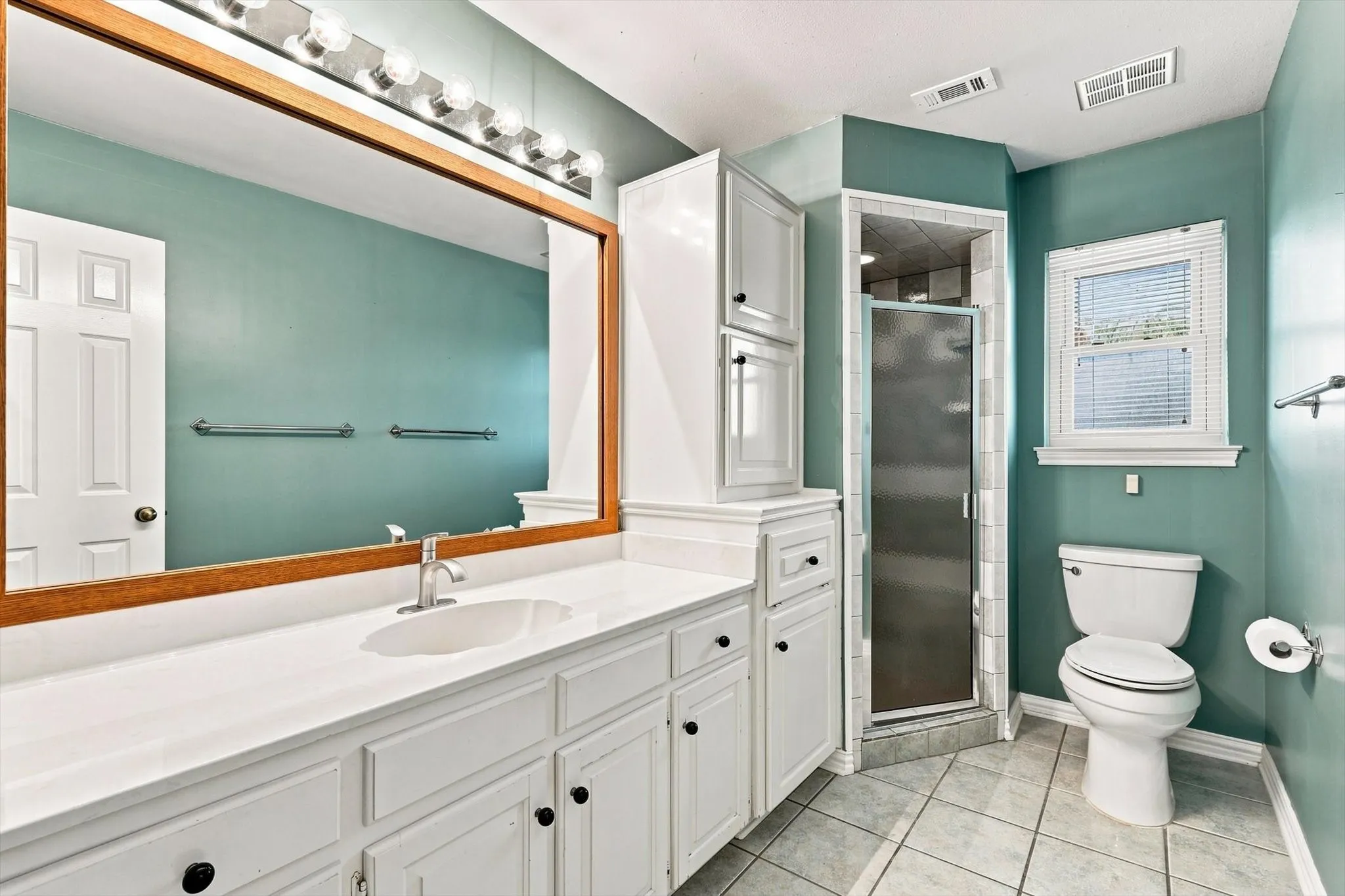 Upstairs Bathroom