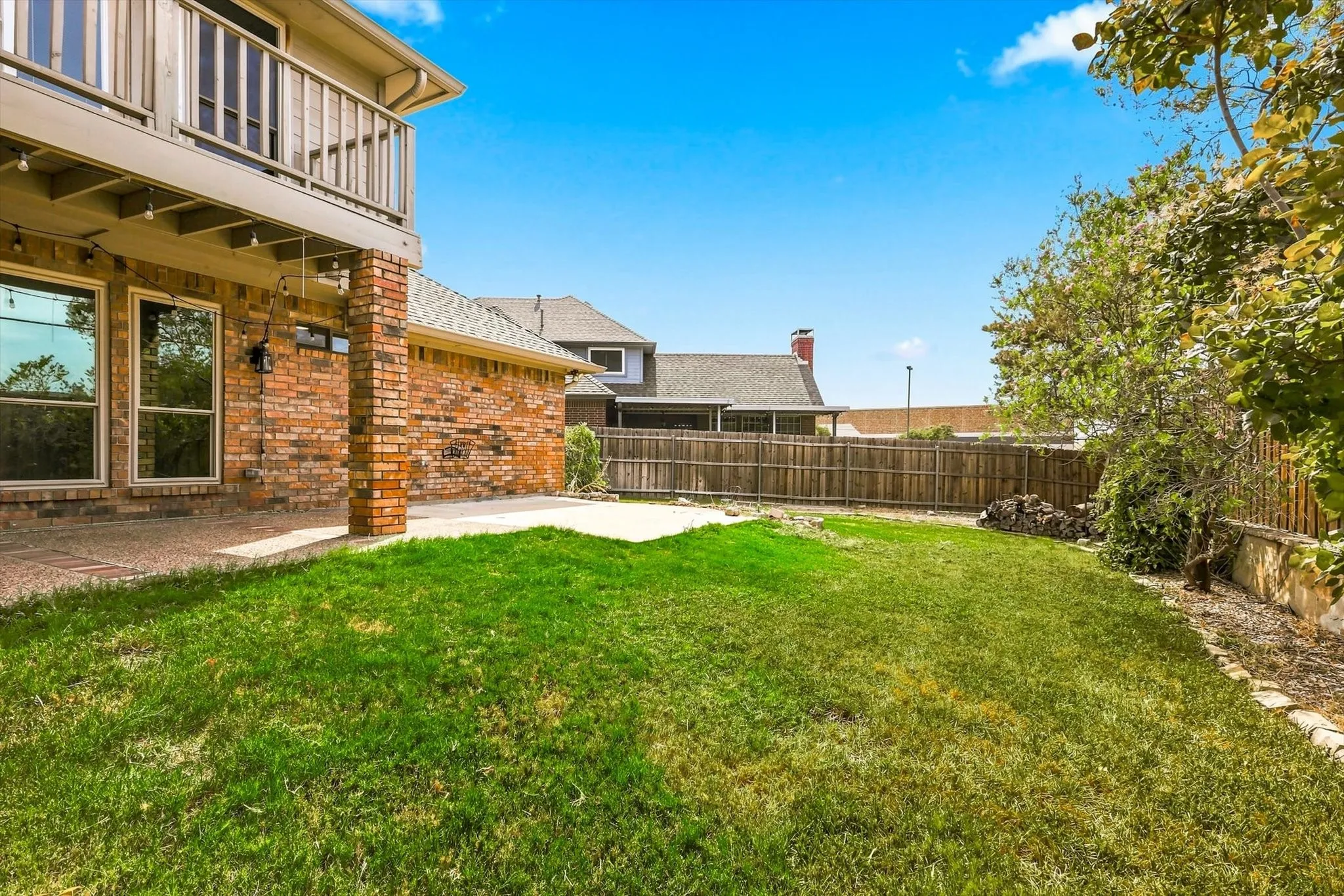 Single Family Residence For Sale in Denton County , 1222 Dentonshire Drive, Carrollton, Texas 75007, 4 Bedroom, 3 Bathroom, 2 Garage spaces, 2,568 Sqft, built in 1987, mls#21369259, Real Estate Agent in Carrollton, Homes For Sale in Denton county, Homes For Sale in Carrollton, Realtor in Carrollton Texas, Real Estate Brokerage Independent Realty Texas, Luminita Cordes Realtor
