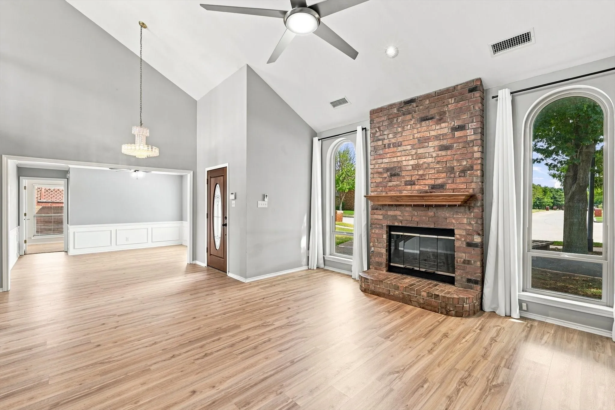 Single Family Residence For Sale in Denton County , 1222 Dentonshire Drive, Carrollton, Texas 75007, 4 Bedroom, 3 Bathroom, 2 Garage spaces, 2,568 Sqft, built in 1987, mls#21369259, Real Estate Agent in Carrollton, Homes For Sale in Denton county, Homes For Sale in Carrollton, Realtor in Carrollton Texas, Real Estate Brokerage Independent Realty Texas, Luminita Cordes Realtor