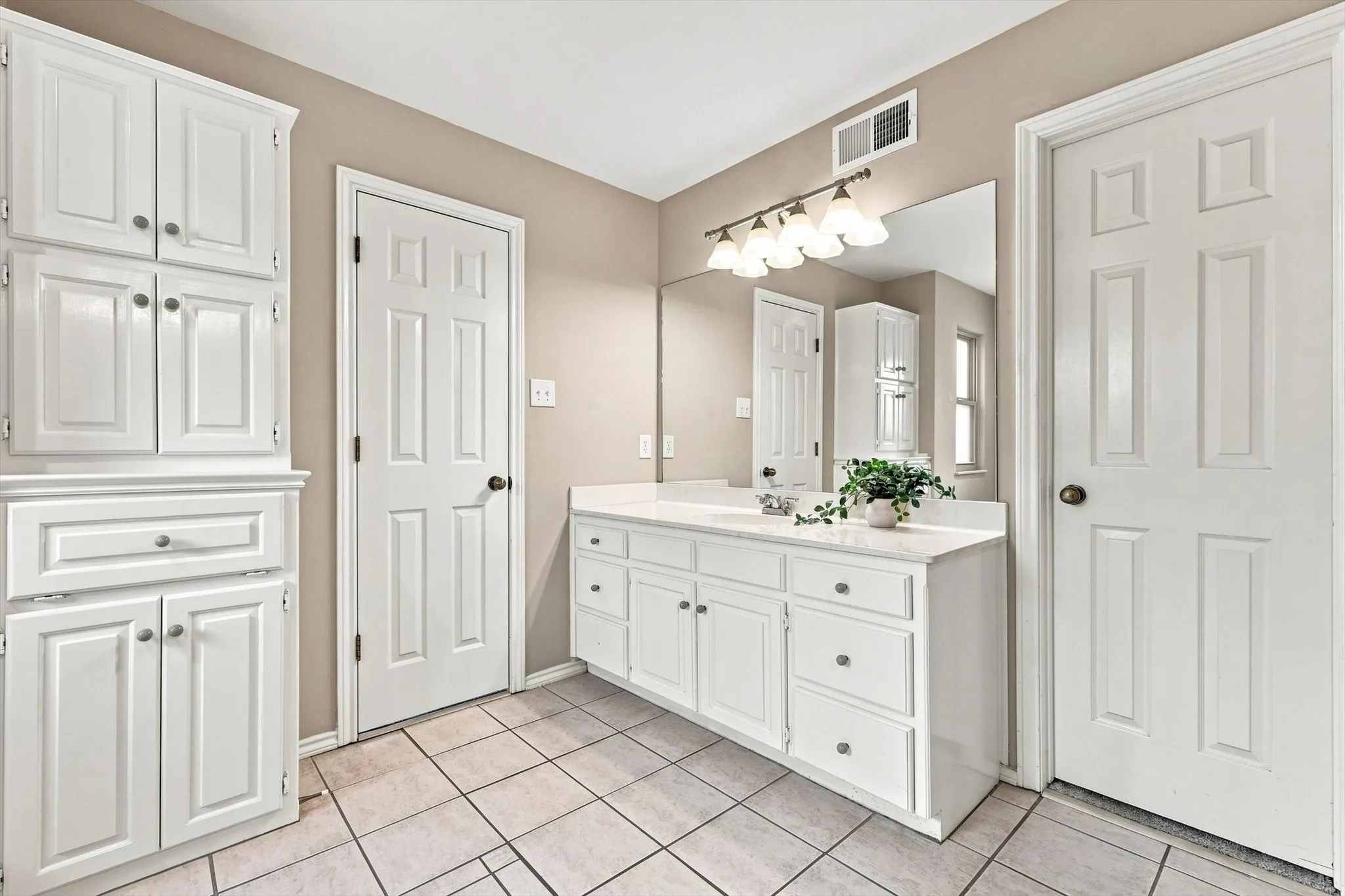 Single Family Residence For Sale in Denton County , 1222 Dentonshire Drive, Carrollton, Texas 75007, 4 Bedroom, 3 Bathroom, 2 Garage spaces, 2,568 Sqft, built in 1987, mls#21369259, Real Estate Agent in Carrollton, Homes For Sale in Denton county, Homes For Sale in Carrollton, Realtor in Carrollton Texas, Real Estate Brokerage Independent Realty Texas, Luminita Cordes Realtor