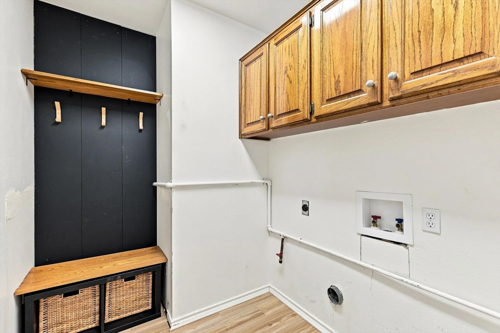 Single Family Residence For Sale in Denton County , 1222 Dentonshire Drive, Carrollton, Texas 75007, 4 Bedroom, 3 Bathroom, 2 Garage spaces, 2,568 Sqft, built in 1987, mls#21369259, Real Estate Agent in Carrollton, Homes For Sale in Denton county, Homes For Sale in Carrollton, Realtor in Carrollton Texas, Real Estate Brokerage Independent Realty Texas, Luminita Cordes Realtor