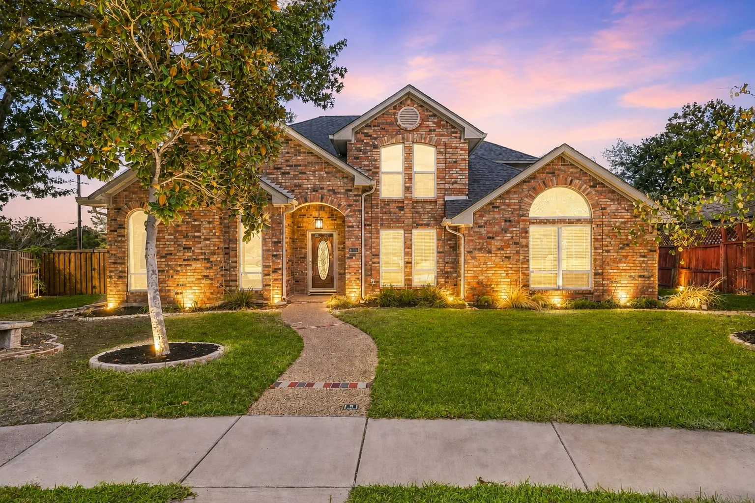 Single Family Residence For Sale in Denton County , 1222 Dentonshire Drive, Carrollton, Texas 75007, 4 Bedroom, 3 Bathroom, 2 Garage spaces, 2,568 Sqft, built in 1987, mls#21369259, Real Estate Agent in Carrollton, Homes For Sale in Denton county, Homes For Sale in Carrollton, Realtor in Carrollton Texas, Real Estate Brokerage Independent Realty Texas, Luminita Cordes Realtor