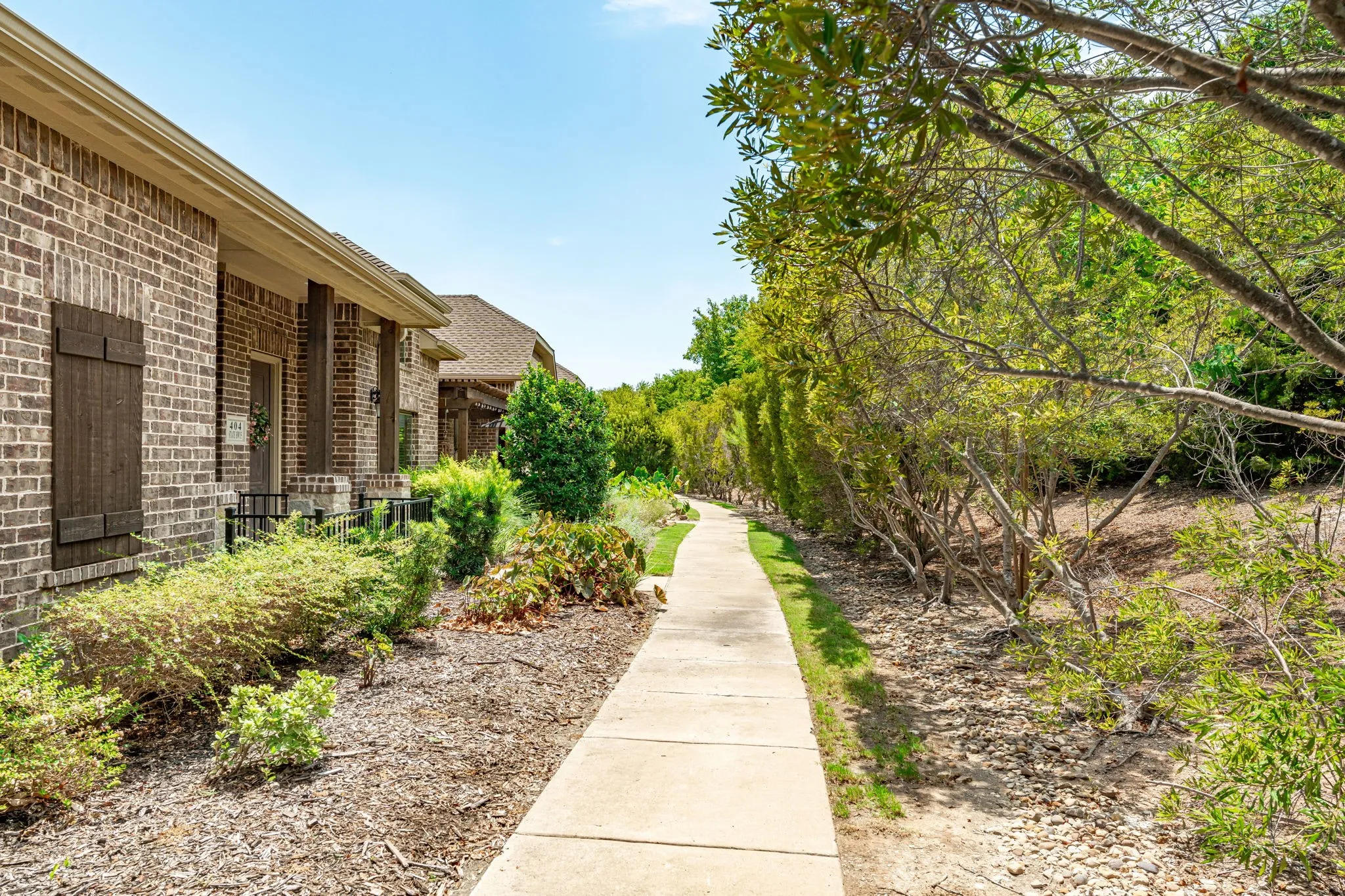 Single Family Residence For Sale in Collin County , 404 S State Highway 5, Fairview, Texas 75069, 3 Bedroom, 3 Bathroom, 2 Garage spaces, 1,962 Sqft, built in 2018, mls#21350748, Real Estate Agent in Fairview, Homes For Sale in Collin county, Homes For Sale in Fairview, Realtor in Fairview Texas, Real Estate Brokerage Independent Realty Texas, Luminita Cordes Realtor