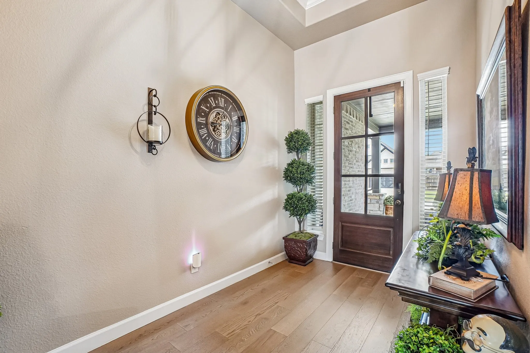 Large & welcoming entrance