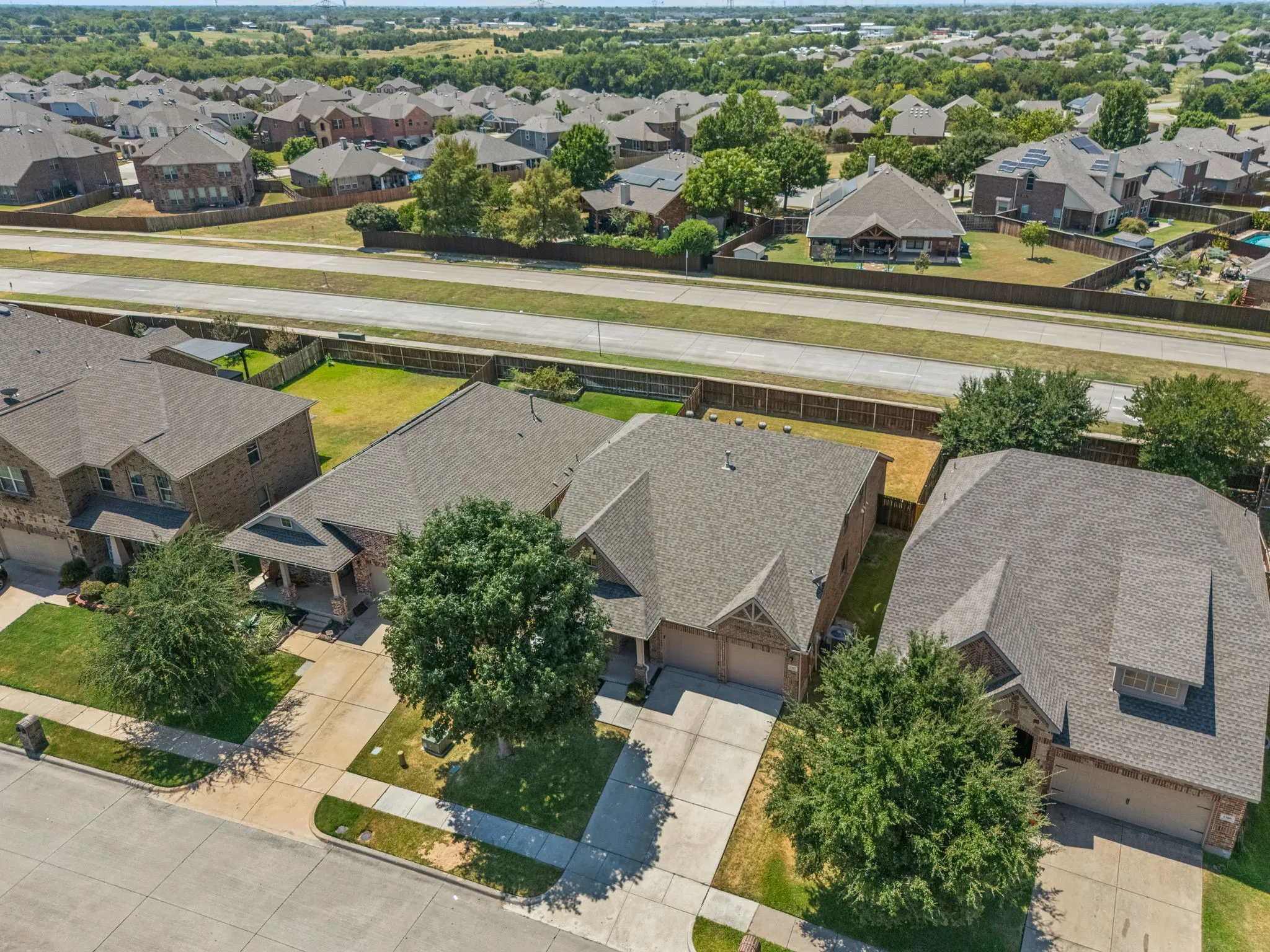 Single Family Residence For Sale in Collin County , 1307 Hidden Valley Drive, Wylie, Texas 75098, 3 Bedroom, 3 Bathroom, 2 Garage spaces, 2,622 Sqft, built in 2013, mls#21369901, Real Estate Agent in Wylie, Homes For Sale in Collin county, Homes For Sale in Wylie, Realtor in Wylie Texas, Real Estate Brokerage Independent Realty Texas, Luminita Cordes Realtor