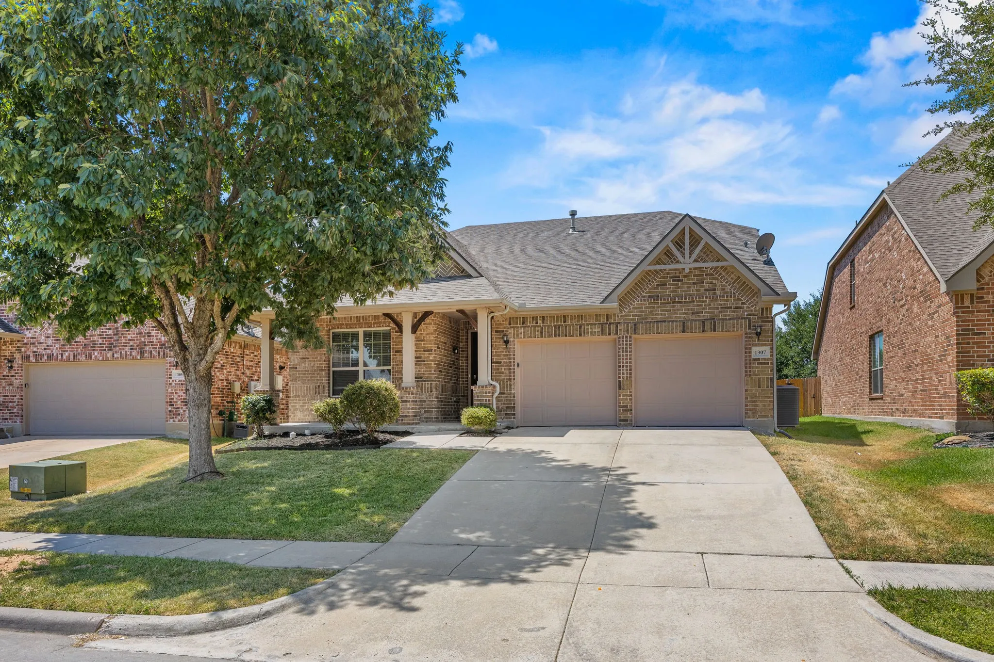 Single Family Residence For Sale in Collin County , 1307 Hidden Valley Drive, Wylie, Texas 75098, 3 Bedroom, 3 Bathroom, 2 Garage spaces, 2,622 Sqft, built in 2013, mls#21369901, Real Estate Agent in Wylie, Homes For Sale in Collin county, Homes For Sale in Wylie, Realtor in Wylie Texas, Real Estate Brokerage Independent Realty Texas, Luminita Cordes Realtor