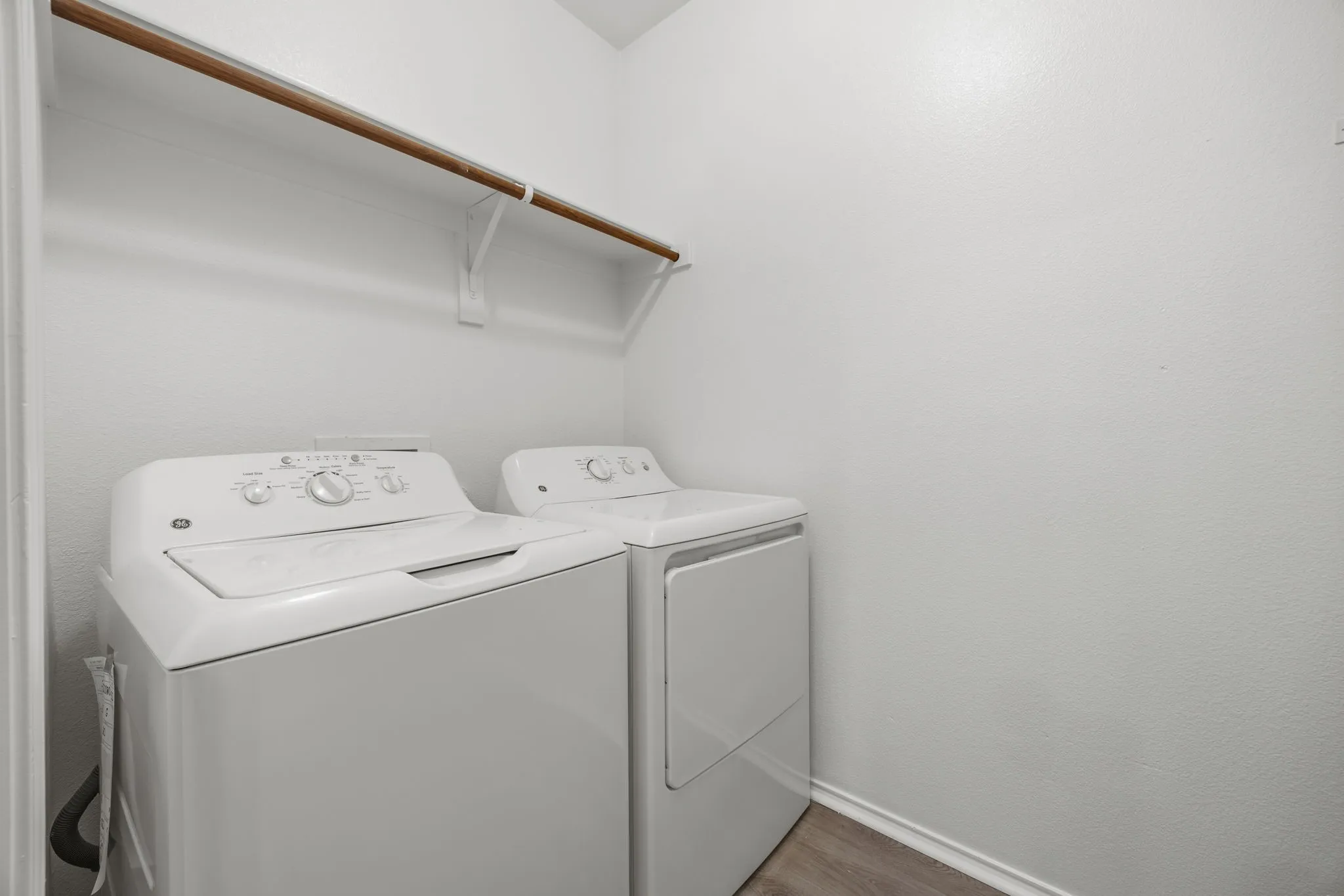 Single Family Residence For Sale in Collin County , 1307 Hidden Valley Drive, Wylie, Texas 75098, 3 Bedroom, 3 Bathroom, 2 Garage spaces, 2,622 Sqft, built in 2013, mls#21369901, Real Estate Agent in Wylie, Homes For Sale in Collin county, Homes For Sale in Wylie, Realtor in Wylie Texas, Real Estate Brokerage Independent Realty Texas, Luminita Cordes Realtor