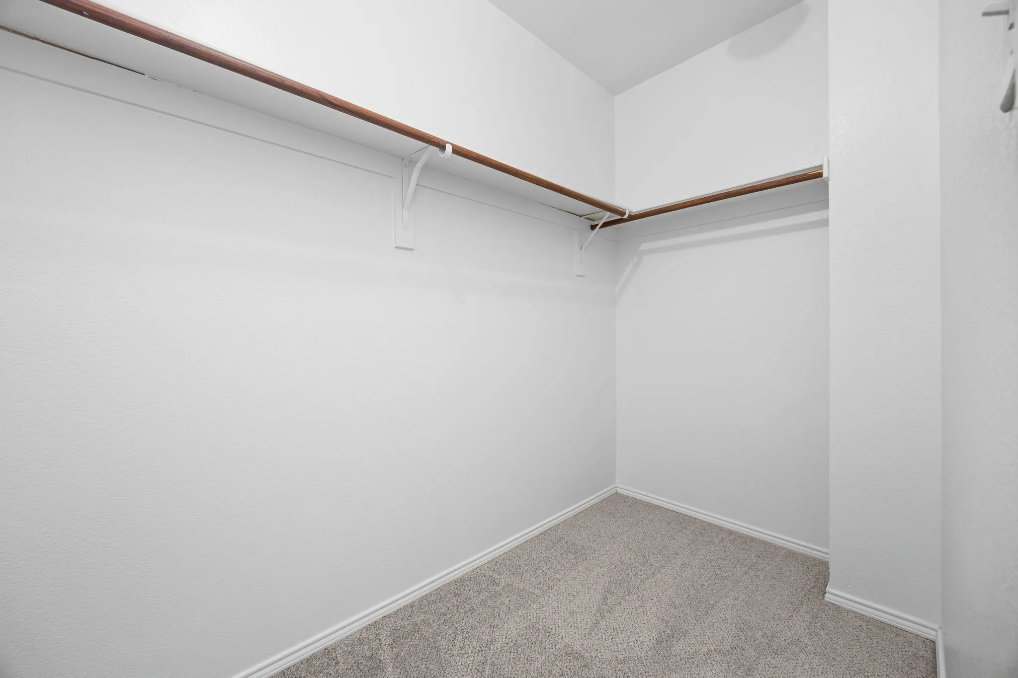 Single Family Residence For Sale in Collin County , 1307 Hidden Valley Drive, Wylie, Texas 75098, 3 Bedroom, 3 Bathroom, 2 Garage spaces, 2,622 Sqft, built in 2013, mls#21369901, Real Estate Agent in Wylie, Homes For Sale in Collin county, Homes For Sale in Wylie, Realtor in Wylie Texas, Real Estate Brokerage Independent Realty Texas, Luminita Cordes Realtor