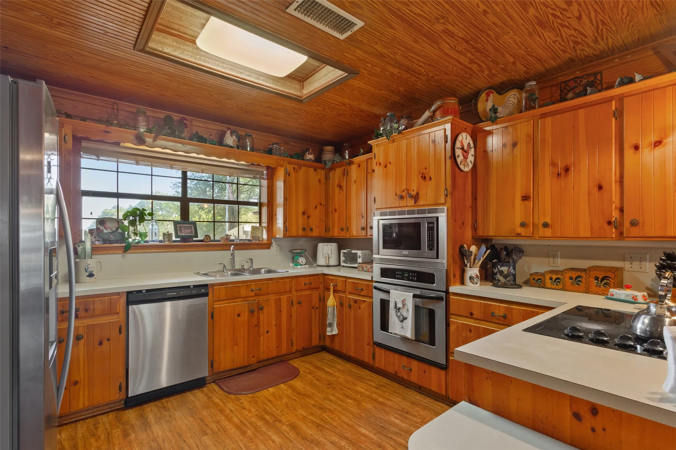 Single Family Residence For Sale in Freestone County , 420 E US Highway 84, Fairfield, Texas 75840, 3 Bedroom, 2 Bathroom, 2 Garage spaces, 1,930 Sqft, built in 1991, mls#21371849, Real Estate Agent in Fairfield, Homes For Sale in Freestone county, Homes For Sale in Fairfield, Realtor in Fairfield Texas, Real Estate Brokerage Independent Realty Texas, Luminita Cordes Realtor