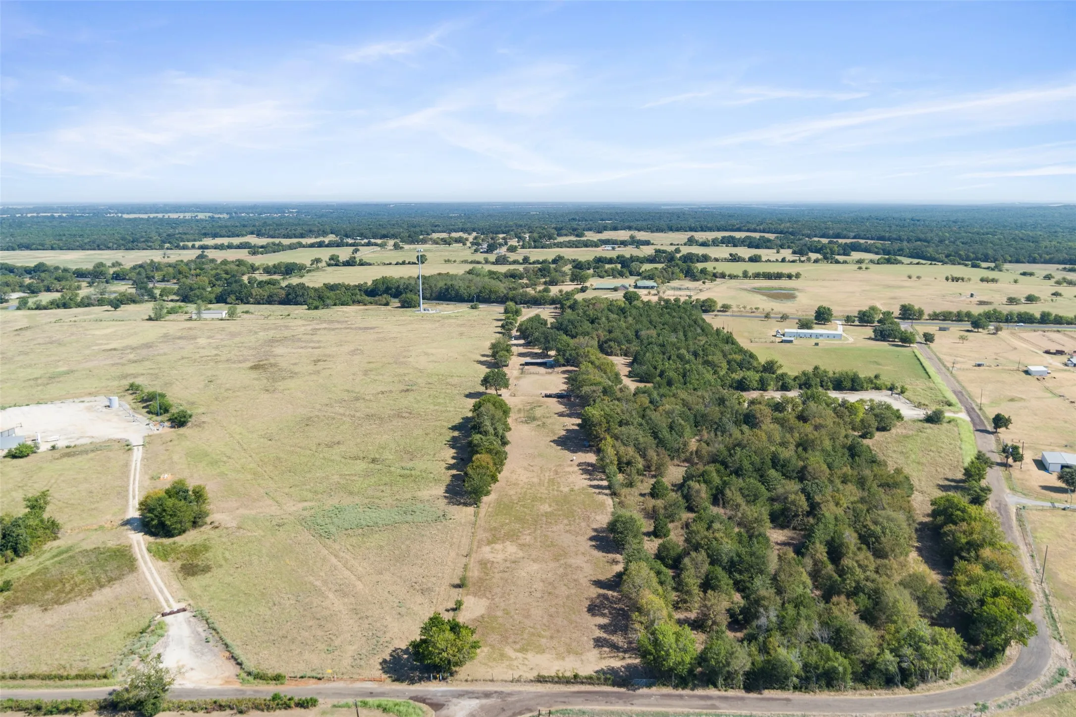Single Family Residence For Sale in Freestone County , 420 E US Highway 84, Fairfield, Texas 75840, 3 Bedroom, 2 Bathroom, 2 Garage spaces, 1,930 Sqft, built in 1991, mls#21371849, Real Estate Agent in Fairfield, Homes For Sale in Freestone county, Homes For Sale in Fairfield, Realtor in Fairfield Texas, Real Estate Brokerage Independent Realty Texas, Luminita Cordes Realtor