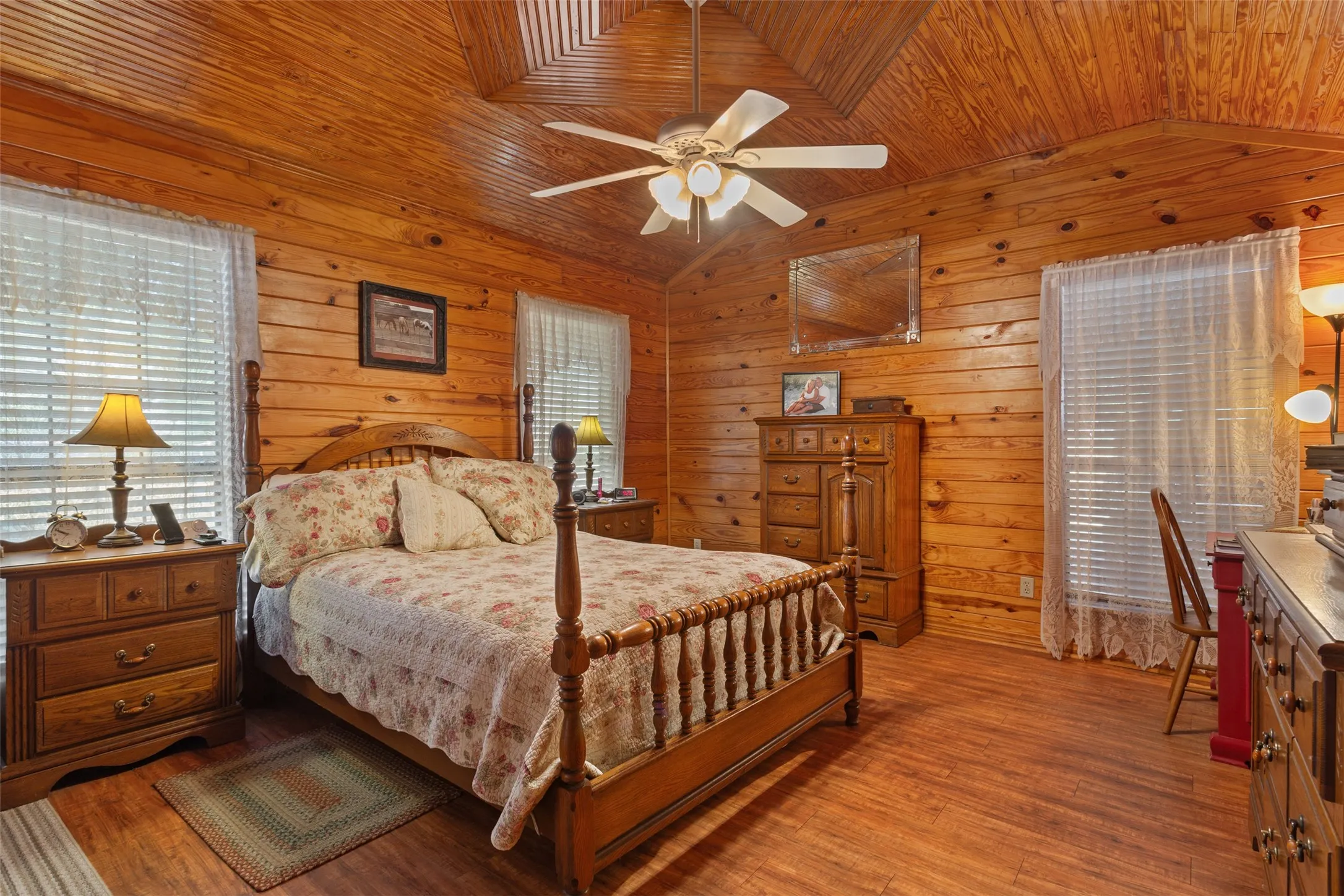 Single Family Residence For Sale in Freestone County , 420 E US Highway 84, Fairfield, Texas 75840, 3 Bedroom, 2 Bathroom, 2 Garage spaces, 1,930 Sqft, built in 1991, mls#21371849, Real Estate Agent in Fairfield, Homes For Sale in Freestone county, Homes For Sale in Fairfield, Realtor in Fairfield Texas, Real Estate Brokerage Independent Realty Texas, Luminita Cordes Realtor