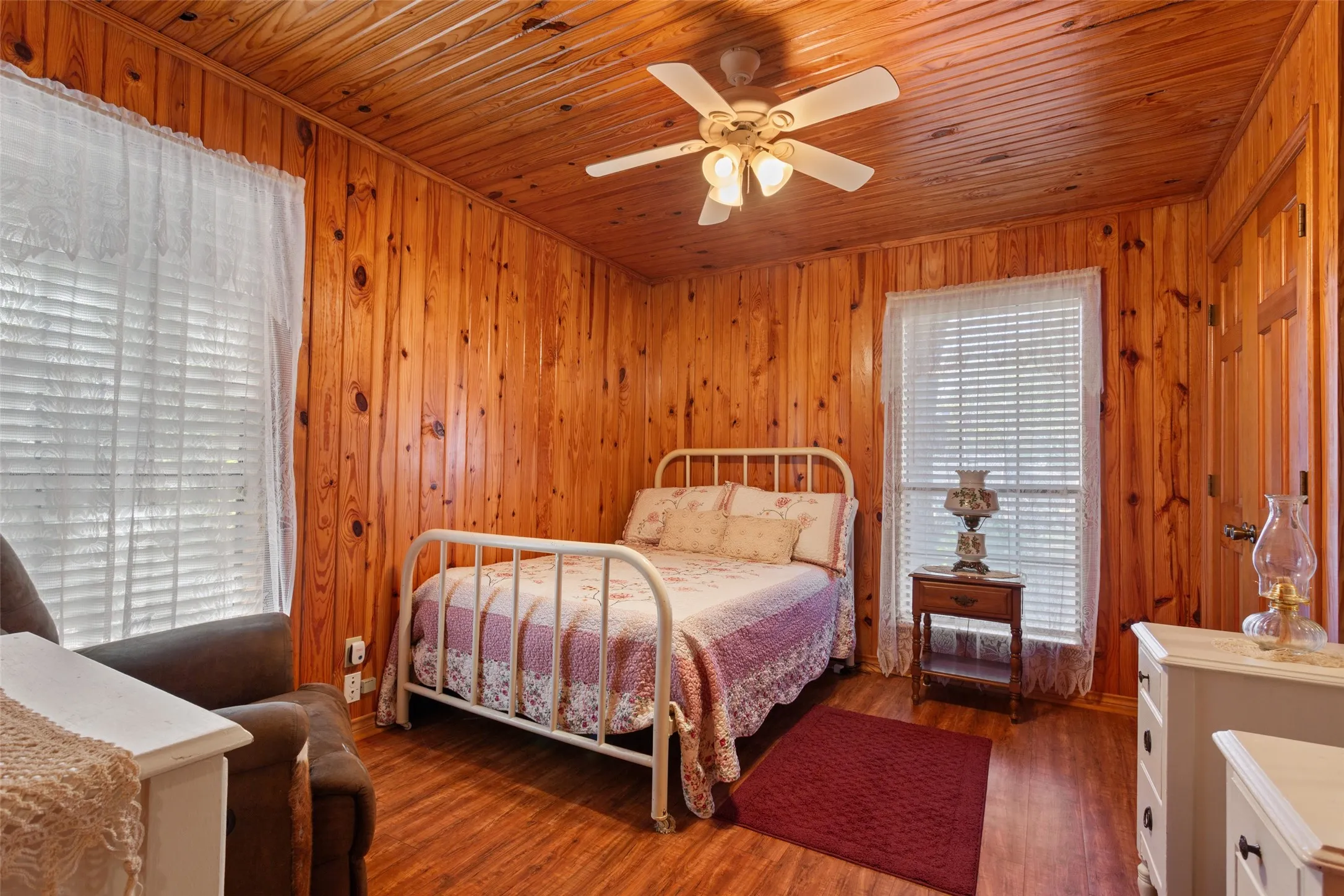 Single Family Residence For Sale in Freestone County , 420 E US Highway 84, Fairfield, Texas 75840, 3 Bedroom, 2 Bathroom, 2 Garage spaces, 1,930 Sqft, built in 1991, mls#21371849, Real Estate Agent in Fairfield, Homes For Sale in Freestone county, Homes For Sale in Fairfield, Realtor in Fairfield Texas, Real Estate Brokerage Independent Realty Texas, Luminita Cordes Realtor