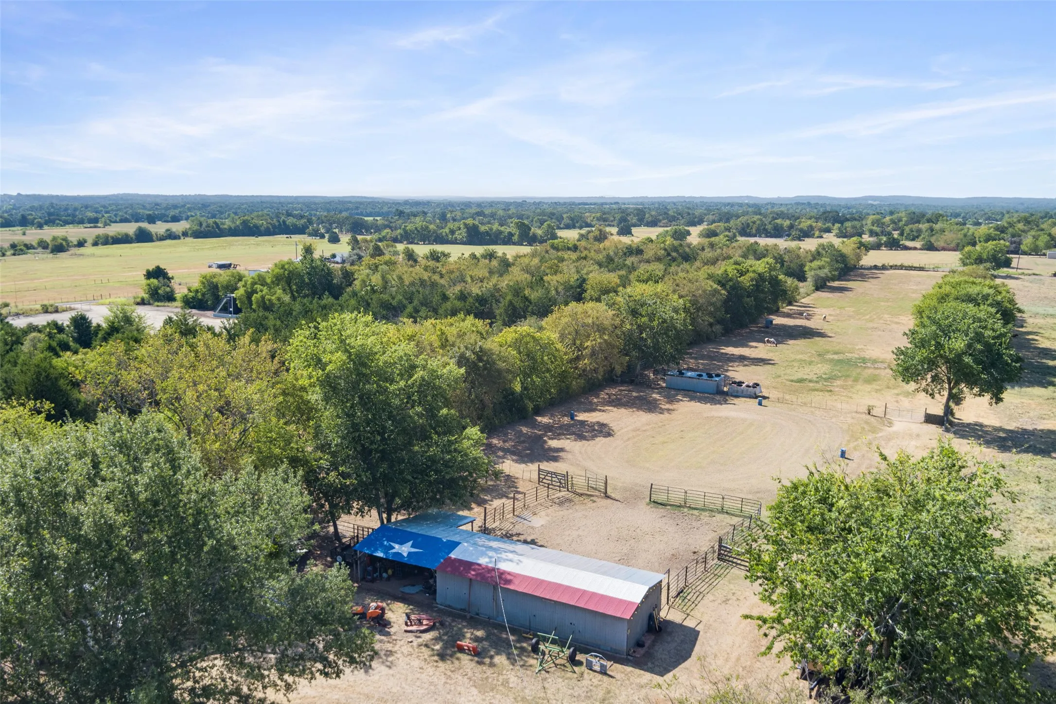 Single Family Residence For Sale in Freestone County , 420 E US Highway 84, Fairfield, Texas 75840, 3 Bedroom, 2 Bathroom, 2 Garage spaces, 1,930 Sqft, built in 1991, mls#21371849, Real Estate Agent in Fairfield, Homes For Sale in Freestone county, Homes For Sale in Fairfield, Realtor in Fairfield Texas, Real Estate Brokerage Independent Realty Texas, Luminita Cordes Realtor