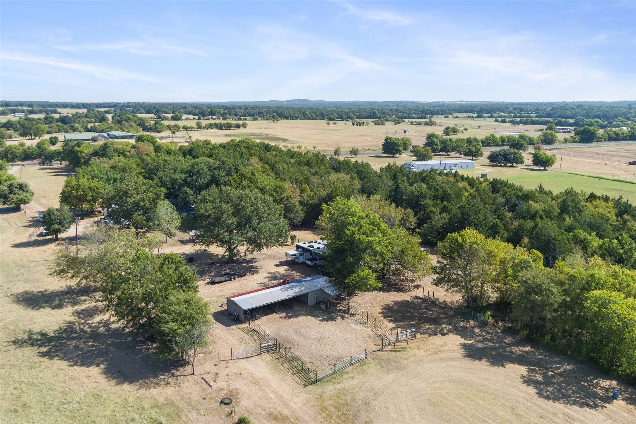 Single Family Residence For Sale in Freestone County , 420 E US Highway 84, Fairfield, Texas 75840, 3 Bedroom, 2 Bathroom, 2 Garage spaces, 1,930 Sqft, built in 1991, mls#21371849, Real Estate Agent in Fairfield, Homes For Sale in Freestone county, Homes For Sale in Fairfield, Realtor in Fairfield Texas, Real Estate Brokerage Independent Realty Texas, Luminita Cordes Realtor