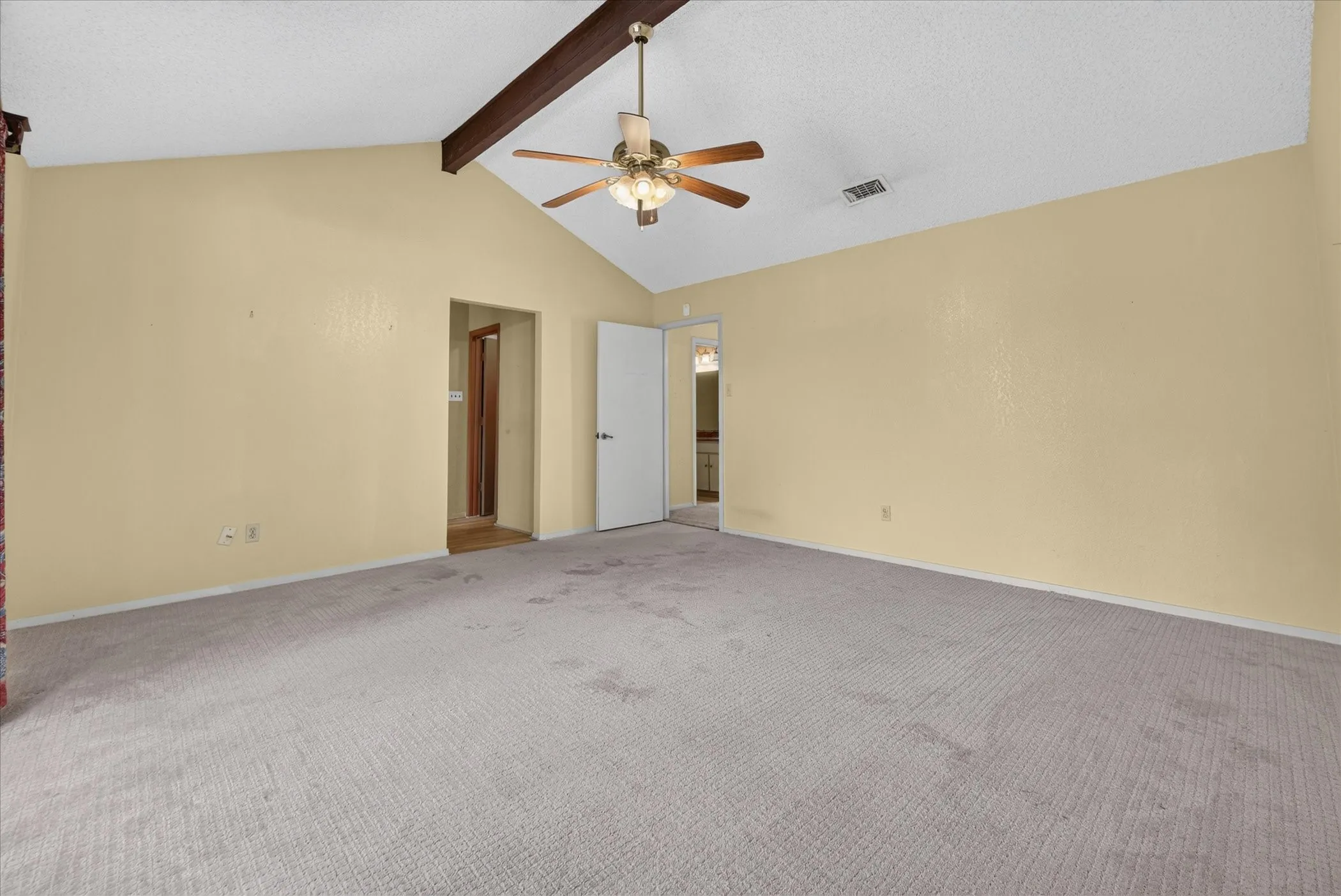 Single Family Residence For Sale in Tarrant County , 1617 Bent Oak Drive, Bedford, Texas 76021, 3 Bedroom, 2 Bathroom, 2 Garage spaces, 1,808 Sqft, built in 1978, mls#21369455, Real Estate Agent in Bedford, Homes For Sale in Tarrant county, Homes For Sale in Bedford, Realtor in Bedford Texas, Real Estate Brokerage Independent Realty Texas, Luminita Cordes Realtor