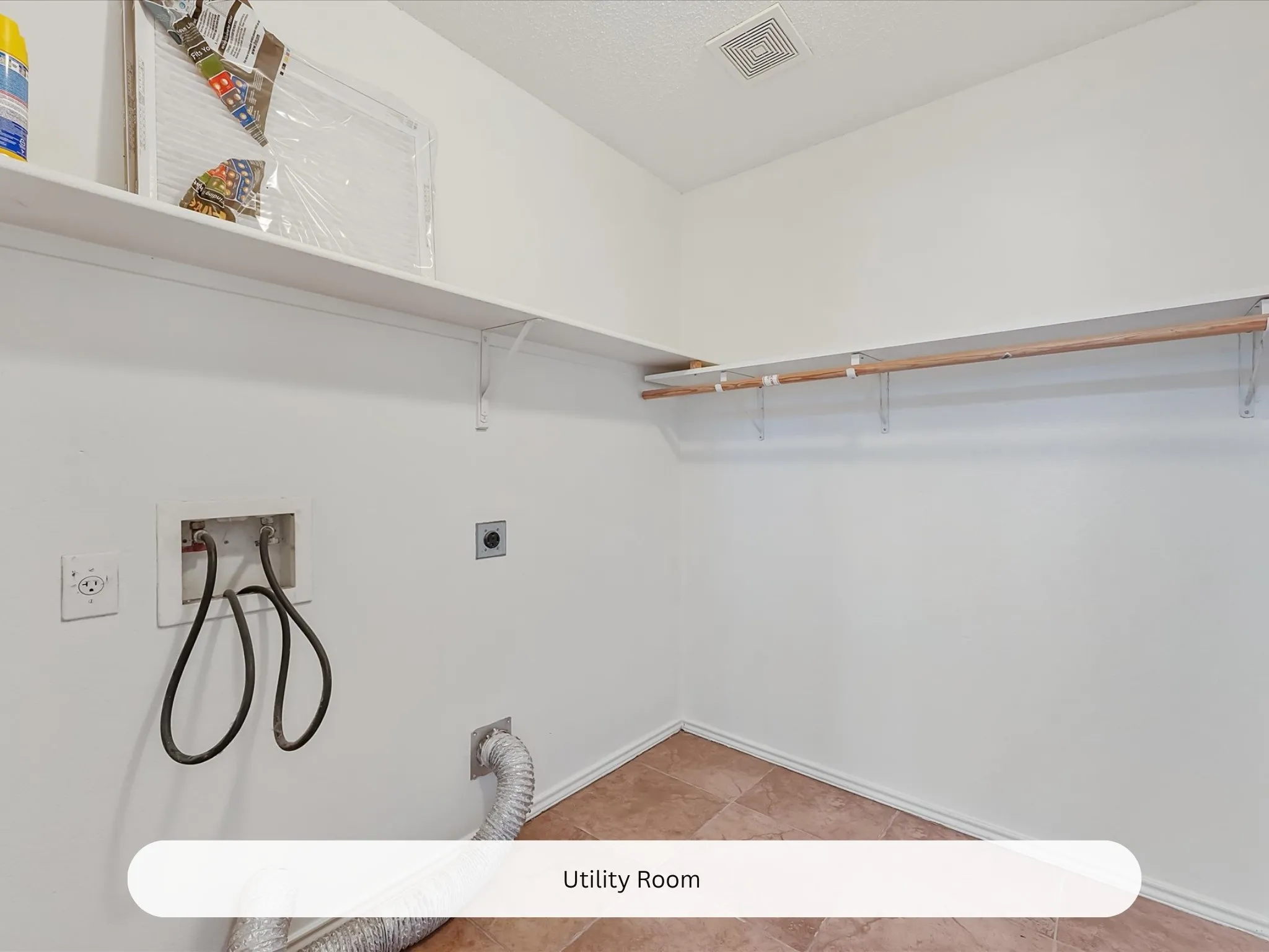 Single Family Residence For Sale in Collin County , 715 Odenville Drive, Wylie, Texas 75098, 5 Bedroom, 3 Bathroom, 2 Garage spaces, 2,756 Sqft, built in 2005, mls#21371011, Real Estate Agent in Wylie, Homes For Sale in Collin county, Homes For Sale in Wylie, Realtor in Wylie Texas, Real Estate Brokerage Independent Realty Texas, Luminita Cordes Realtor