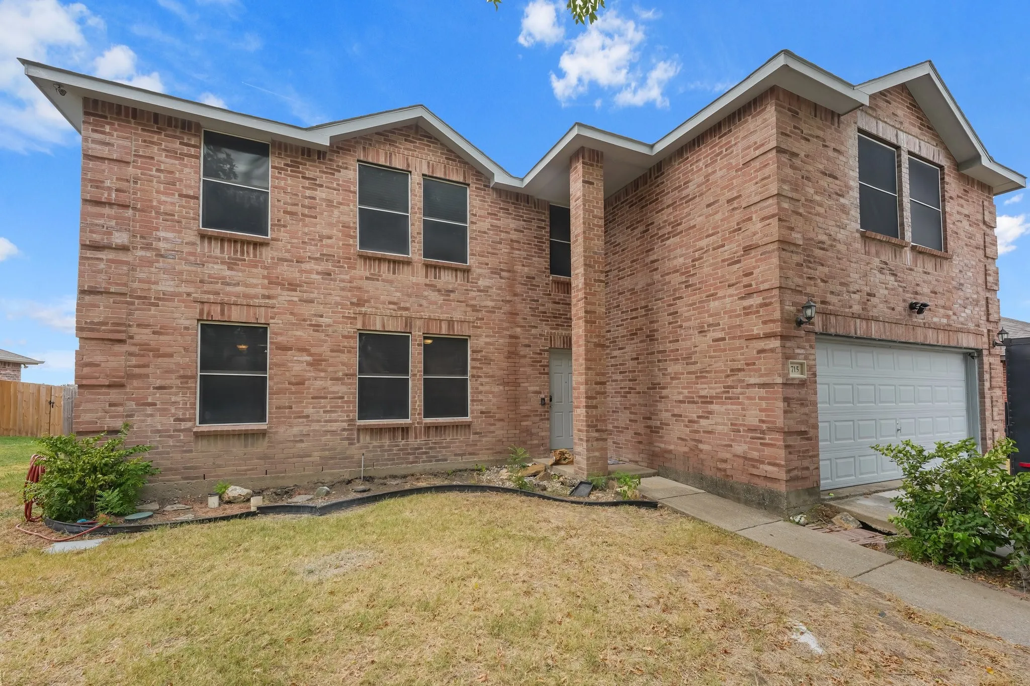 Single Family Residence For Sale in Collin County , 715 Odenville Drive, Wylie, Texas 75098, 5 Bedroom, 3 Bathroom, 2 Garage spaces, 2,756 Sqft, built in 2005, mls#21371011, Real Estate Agent in Wylie, Homes For Sale in Collin county, Homes For Sale in Wylie, Realtor in Wylie Texas, Real Estate Brokerage Independent Realty Texas, Luminita Cordes Realtor