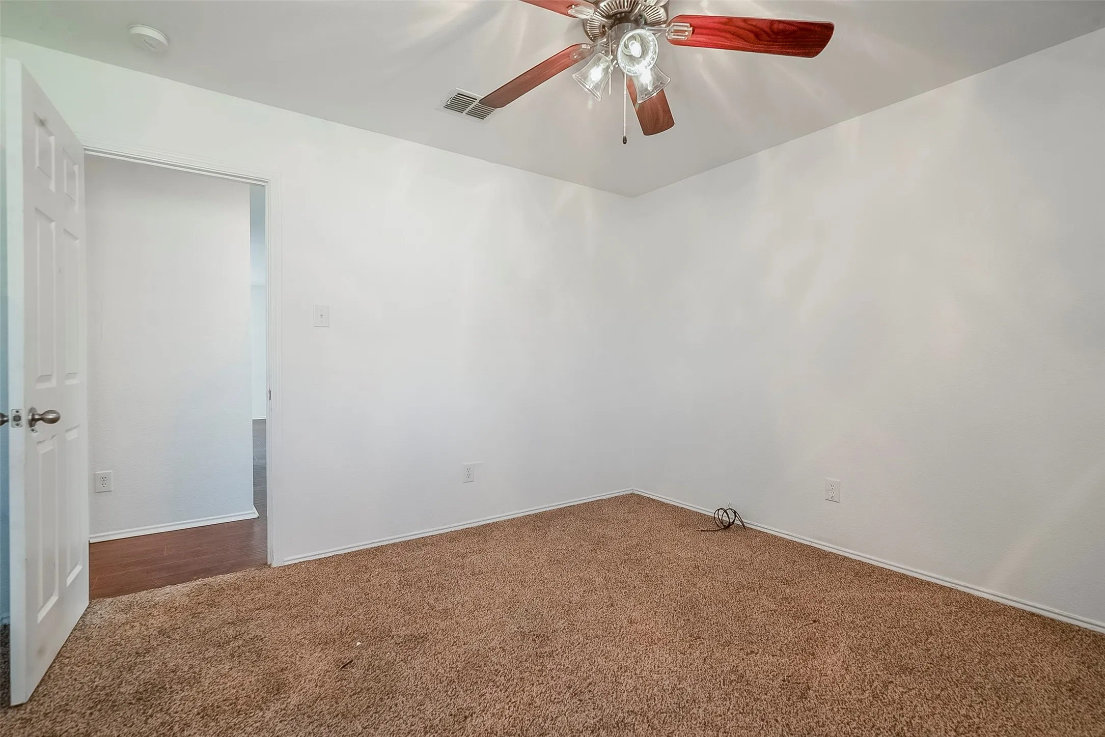 Single Family Residence For Sale in Denton County , 2901 Saddle Drive, Denton, Texas 76210, 4 Bedroom, 2 Bathroom, 2 Garage spaces, 2,093 Sqft, built in 2008, mls#21371866, Real Estate Agent in Denton, Homes For Sale in Denton county, Homes For Sale in Denton, Realtor in Denton Texas, Real Estate Brokerage Independent Realty Texas, Luminita Cordes Realtor