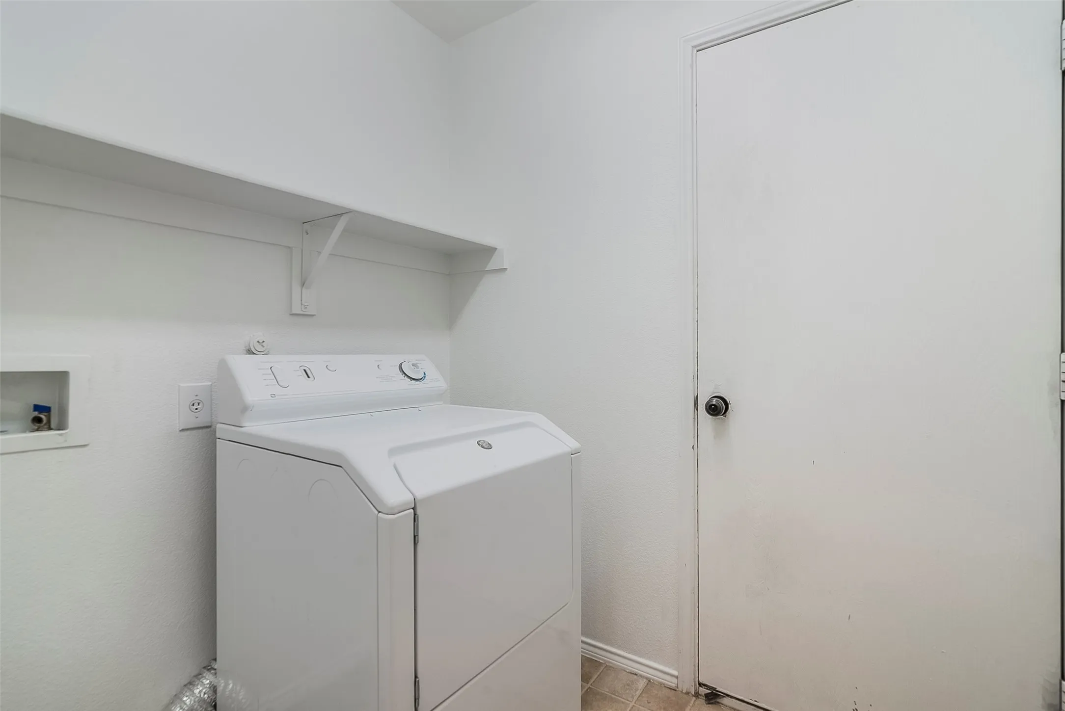 Single Family Residence For Sale in Denton County , 2901 Saddle Drive, Denton, Texas 76210, 4 Bedroom, 2 Bathroom, 2 Garage spaces, 2,093 Sqft, built in 2008, mls#21371866, Real Estate Agent in Denton, Homes For Sale in Denton county, Homes For Sale in Denton, Realtor in Denton Texas, Real Estate Brokerage Independent Realty Texas, Luminita Cordes Realtor