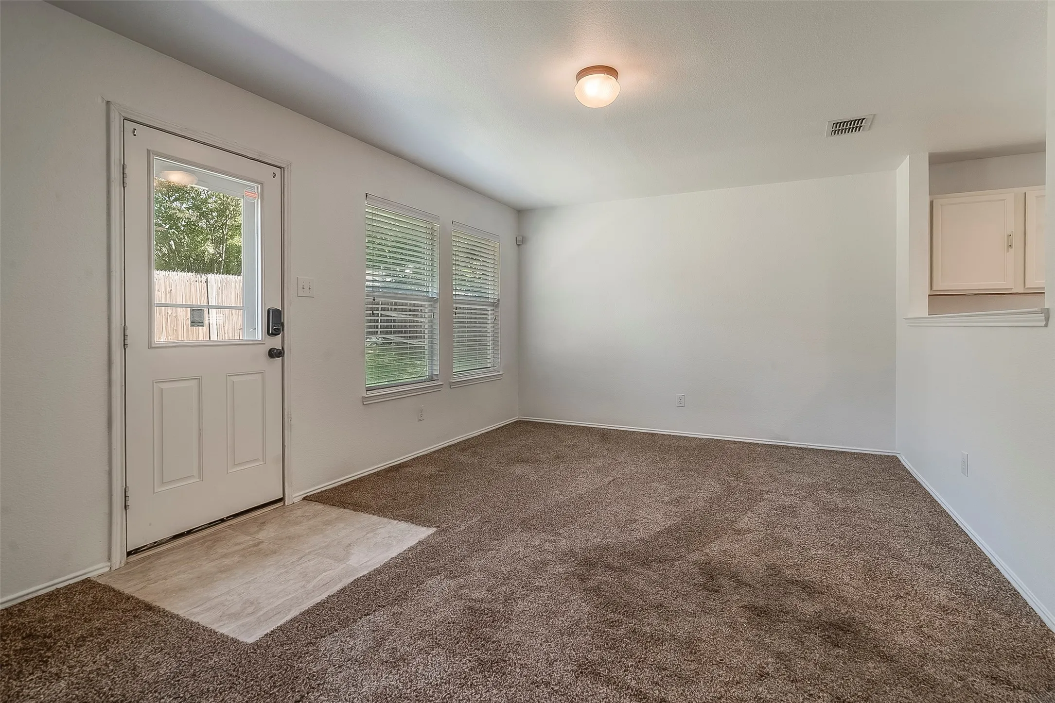 Single Family Residence For Sale in Denton County , 2901 Saddle Drive, Denton, Texas 76210, 4 Bedroom, 2 Bathroom, 2 Garage spaces, 2,093 Sqft, built in 2008, mls#21371866, Real Estate Agent in Denton, Homes For Sale in Denton county, Homes For Sale in Denton, Realtor in Denton Texas, Real Estate Brokerage Independent Realty Texas, Luminita Cordes Realtor