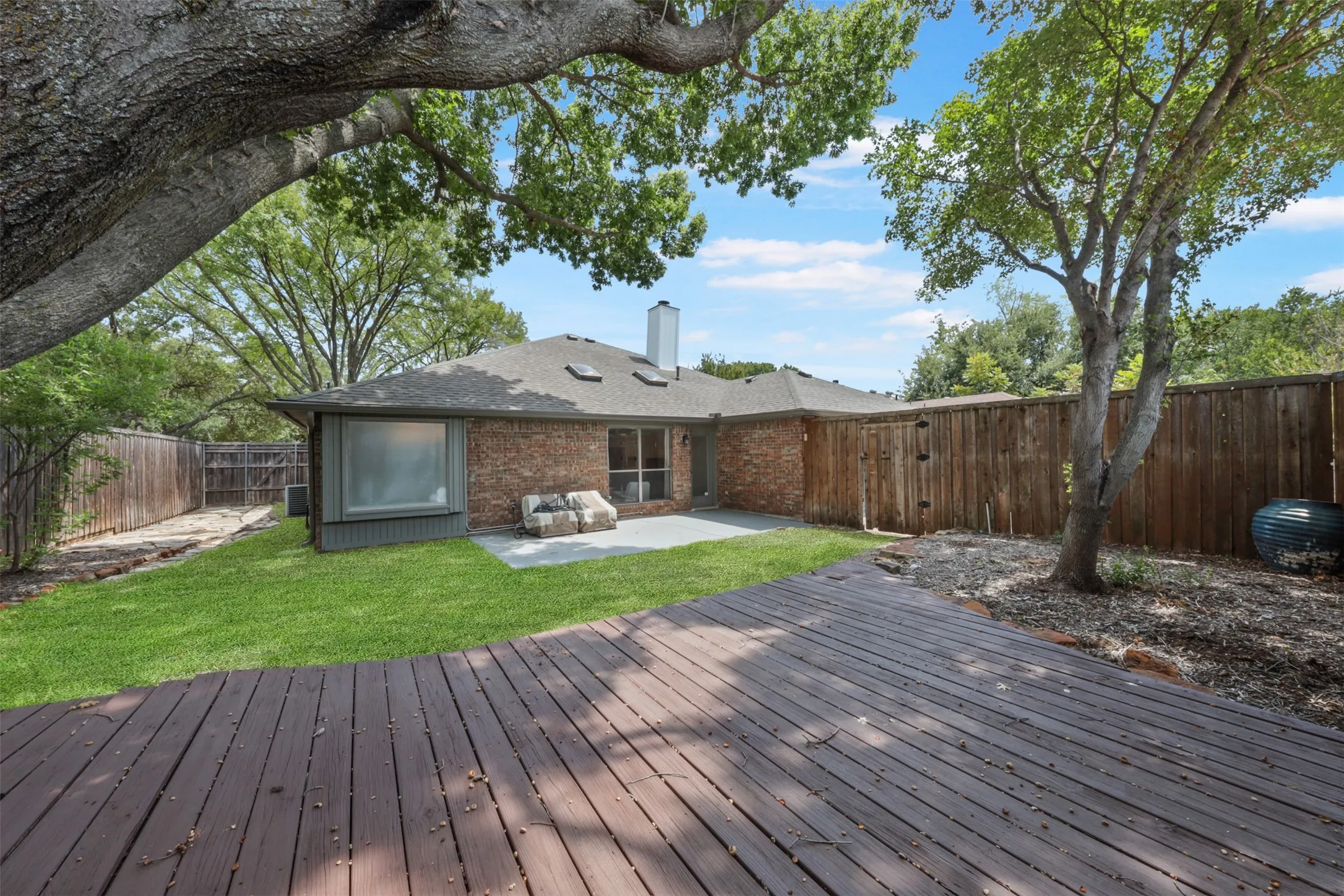 Single Family Residence For Sale in Collin County , 6741 Biltmore Place, Plano, Texas 75023, 3 Bedroom, 2 Bathroom, 2 Garage spaces, 1,938 Sqft, built in 1986, mls#21371894, Real Estate Agent in Plano, Homes For Sale in Collin county, Homes For Sale in Plano, Realtor in Plano Texas, Real Estate Brokerage Independent Realty Texas, Luminita Cordes Realtor