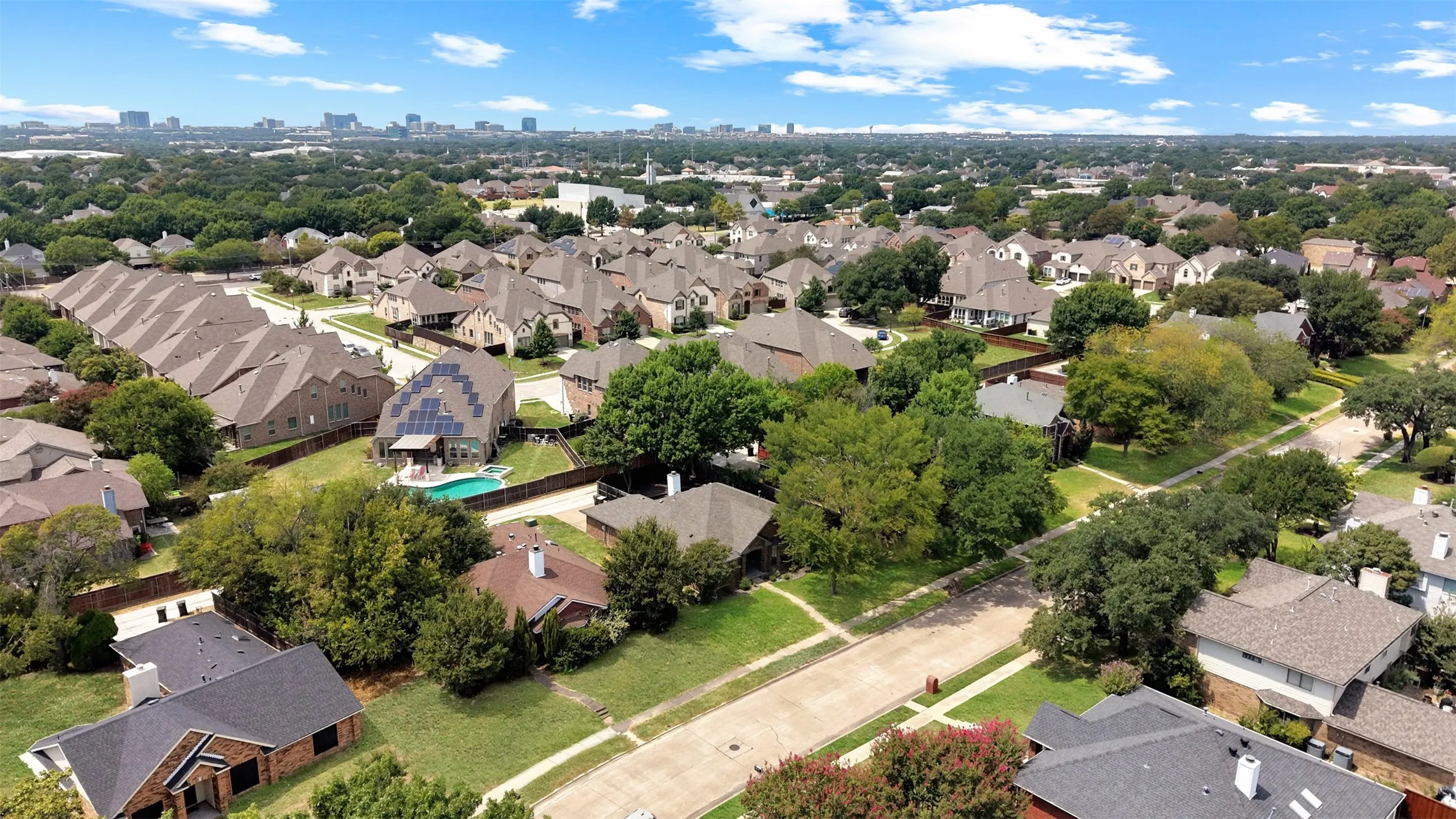 Single Family Residence For Sale in Collin County , 6741 Biltmore Place, Plano, Texas 75023, 3 Bedroom, 2 Bathroom, 2 Garage spaces, 1,938 Sqft, built in 1986, mls#21371894, Real Estate Agent in Plano, Homes For Sale in Collin county, Homes For Sale in Plano, Realtor in Plano Texas, Real Estate Brokerage Independent Realty Texas, Luminita Cordes Realtor