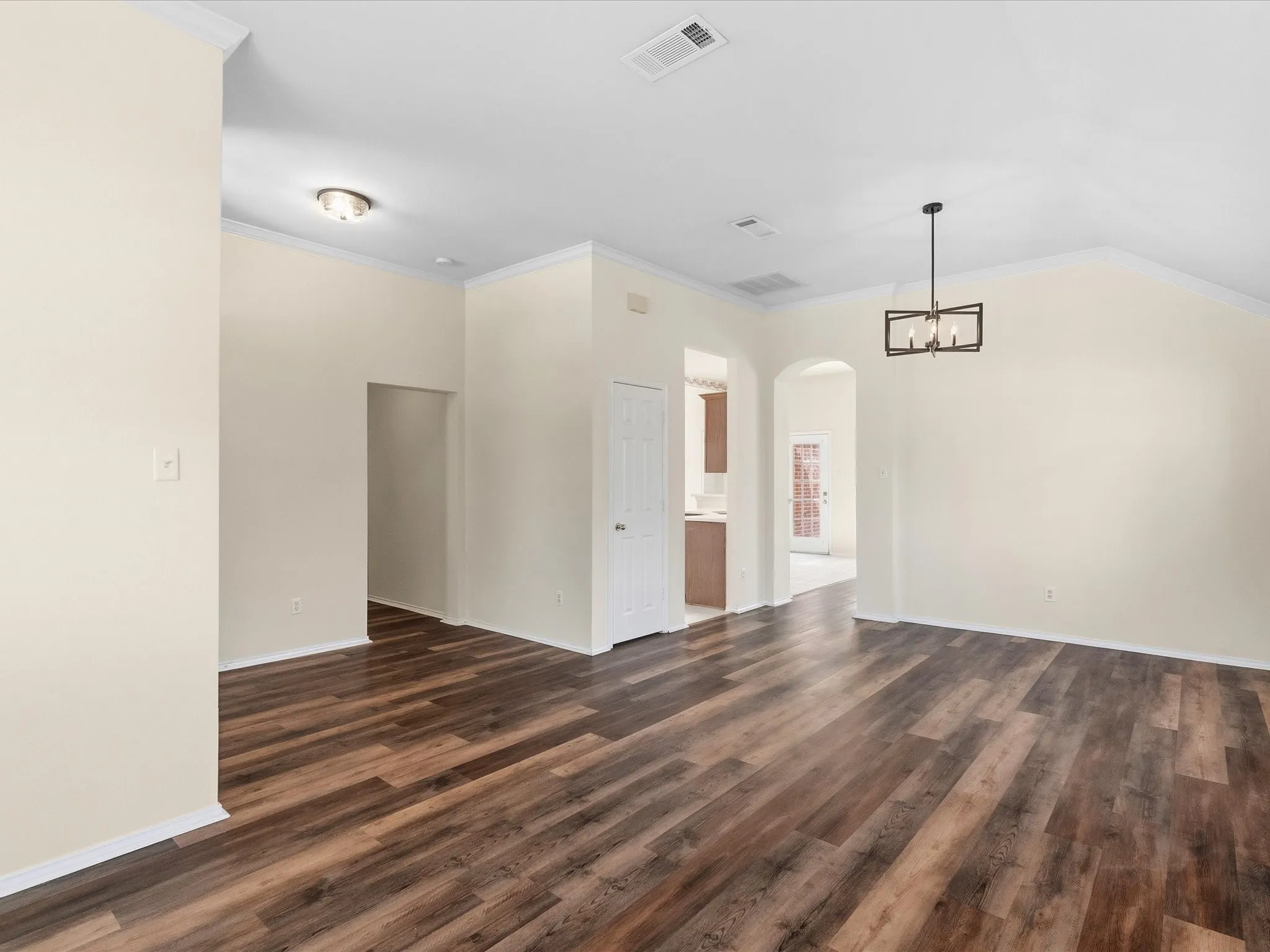 Single Family Residence For Rent in Denton County , 3860 Gillespie Drive, Carrollton, Texas 75010, 3 Bedroom, 2 Bathroom, 2 Garage spaces, 1,684 Sqft, built in 1997, mls#21370897, Real Estate Agent in Carrollton, Homes For Rent in Denton county, Homes For Rent in Carrollton, Realtor in Carrollton Texas, Real Estate Brokerage Independent Realty Texas, Luminita Cordes Realtor