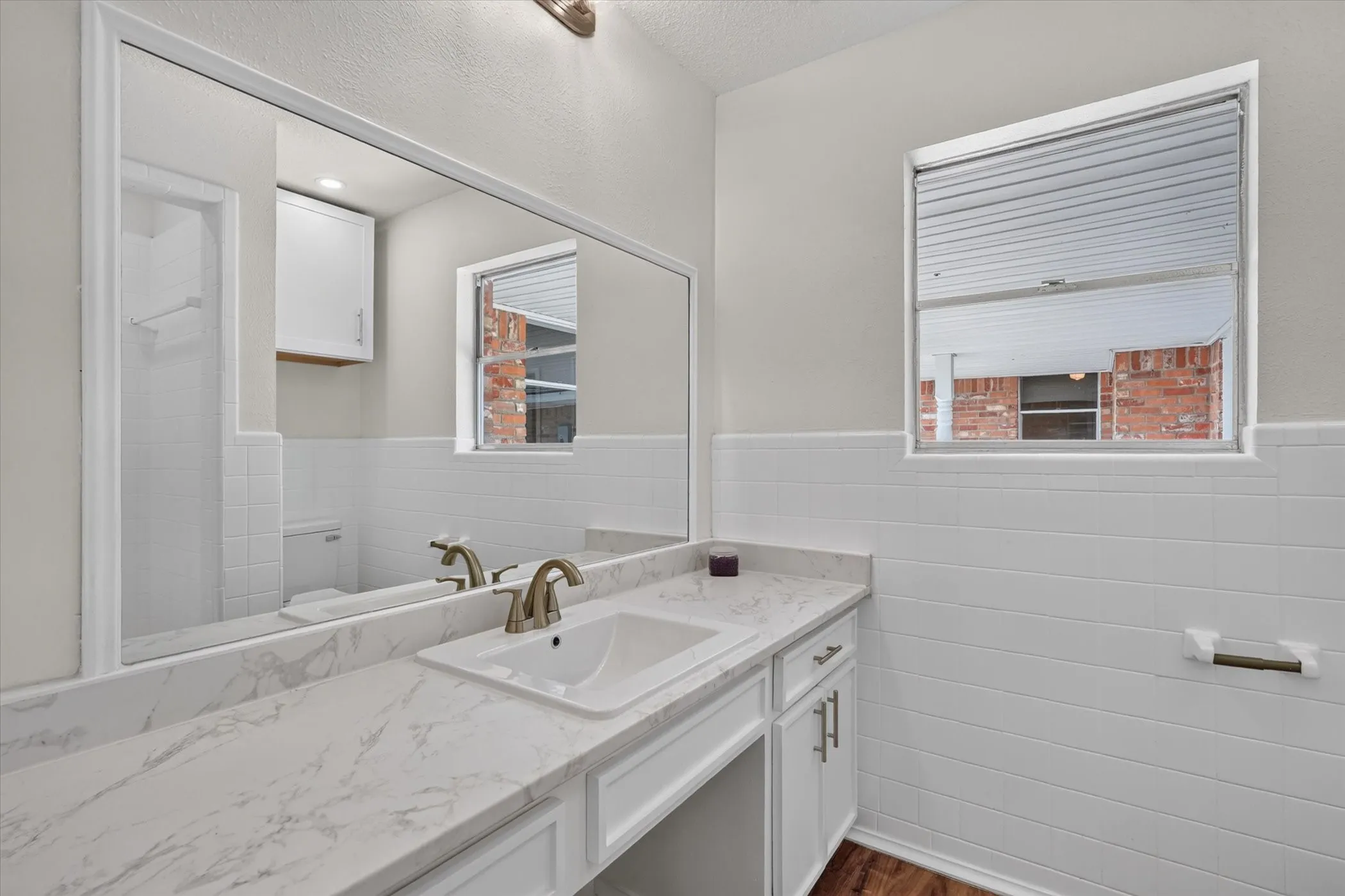 Single Family Residence For Sale in Tarrant County , 6301 Wheaton Drive, Fort Worth, Texas 76133, 3 Bedroom, 2 Bathroom, 2 Garage spaces, 2,130 Sqft, built in 1966, mls#21367888, Real Estate Agent in Fort Worth, Homes For Sale in Tarrant county, Homes For Sale in Fort Worth, Realtor in Fort Worth Texas, Real Estate Brokerage Independent Realty Texas, Luminita Cordes Realtor
