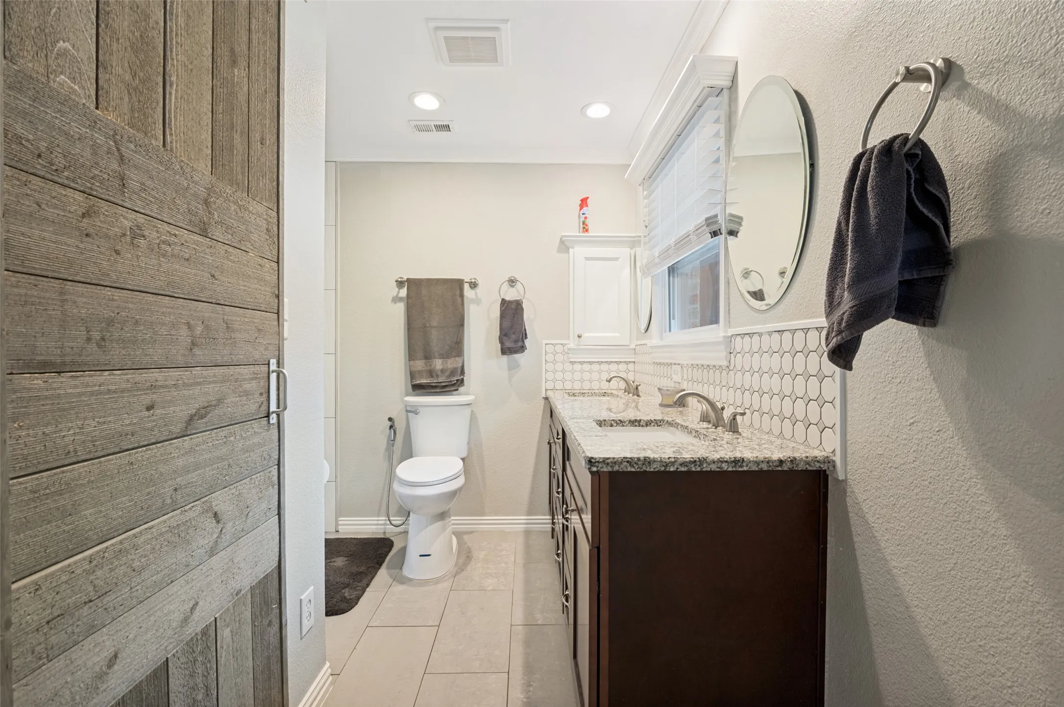 Single Family Residence For Sale in Dallas County , 1515 Francis Street, Carrollton, Texas 75006, 3 Bedroom, 2 Bathroom, 2 Garage spaces, 2,096 Sqft, built in 1951, mls#21368794, Real Estate Agent in Carrollton, Homes For Sale in Dallas county, Homes For Sale in Carrollton, Realtor in Carrollton Texas, Real Estate Brokerage Independent Realty Texas, Luminita Cordes Realtor