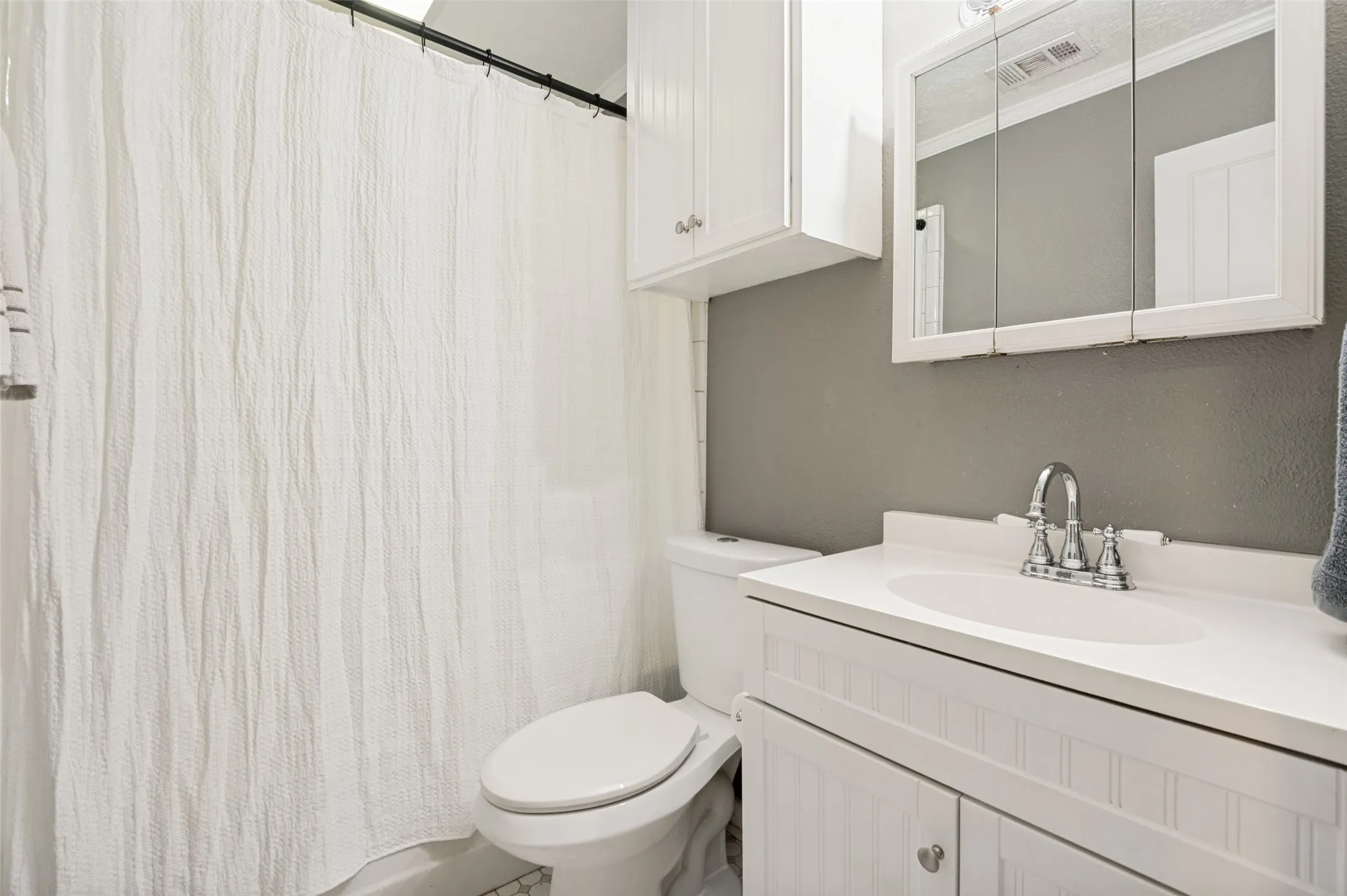 Single Family Residence For Sale in Dallas County , 1515 Francis Street, Carrollton, Texas 75006, 3 Bedroom, 2 Bathroom, 2 Garage spaces, 2,096 Sqft, built in 1951, mls#21368794, Real Estate Agent in Carrollton, Homes For Sale in Dallas county, Homes For Sale in Carrollton, Realtor in Carrollton Texas, Real Estate Brokerage Independent Realty Texas, Luminita Cordes Realtor