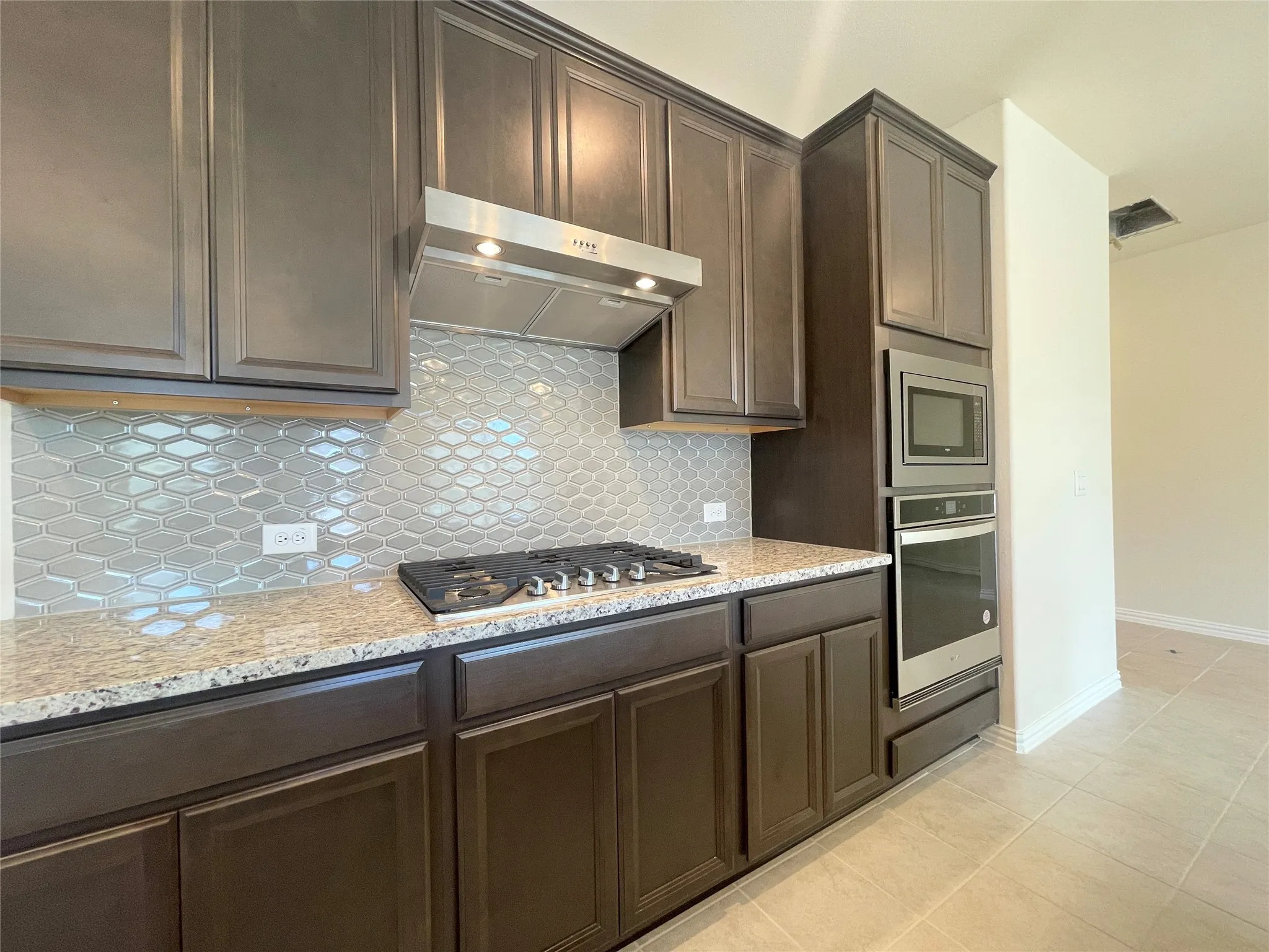 Single Family Residence For Rent in Collin County , 900 Penny Street, Anna, Texas 75409, 5 Bedroom, 4 Bathroom, 2 Garage spaces, 3,071 Sqft, built in 2022, mls#21370207, Real Estate Agent in Anna, Homes For Rent in Collin county, Homes For Rent in Anna, Realtor in Anna Texas, Real Estate Brokerage Independent Realty Texas, Luminita Cordes Realtor