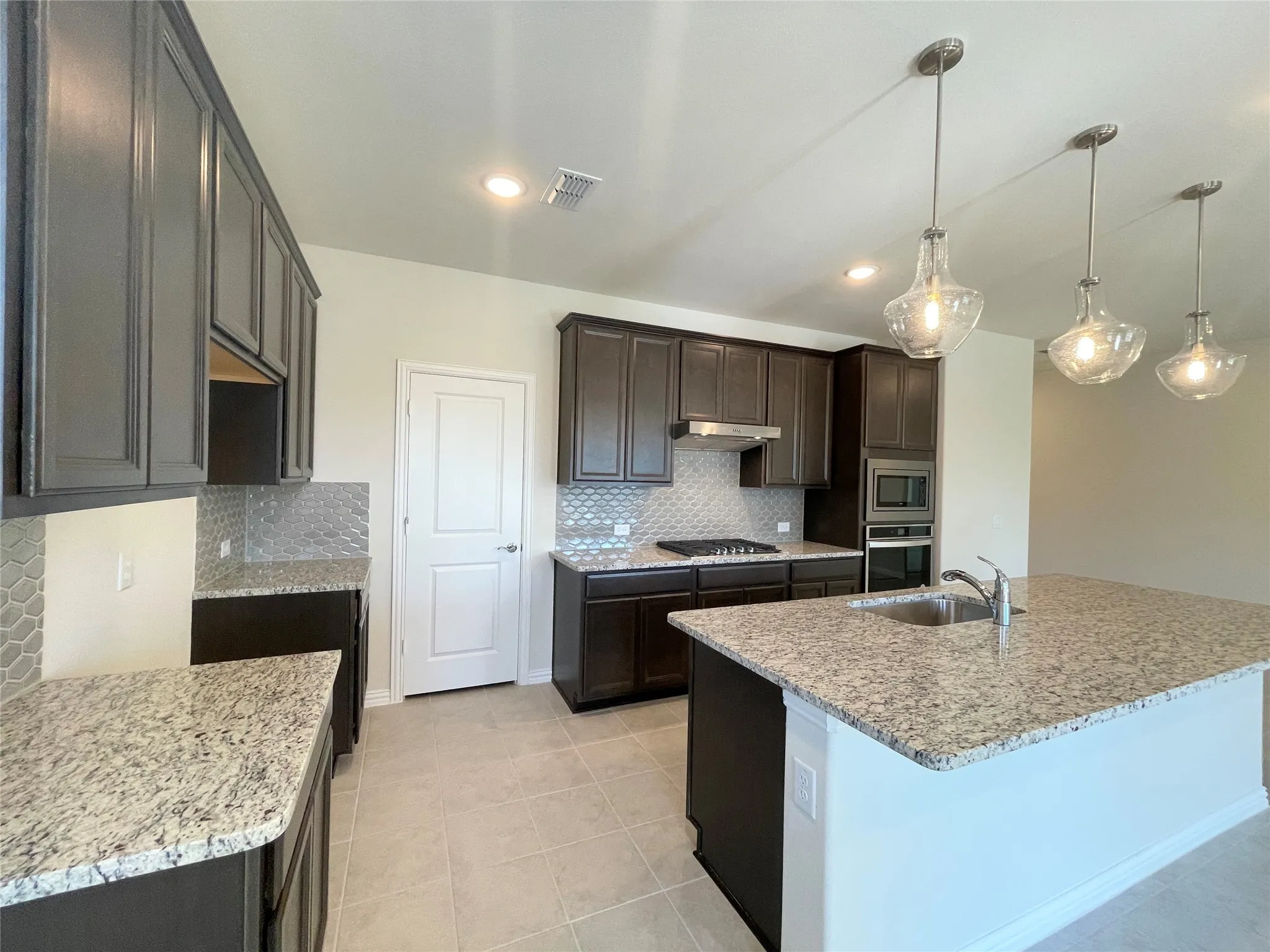 Single Family Residence For Rent in Collin County , 900 Penny Street, Anna, Texas 75409, 5 Bedroom, 4 Bathroom, 2 Garage spaces, 3,071 Sqft, built in 2022, mls#21370207, Real Estate Agent in Anna, Homes For Rent in Collin county, Homes For Rent in Anna, Realtor in Anna Texas, Real Estate Brokerage Independent Realty Texas, Luminita Cordes Realtor