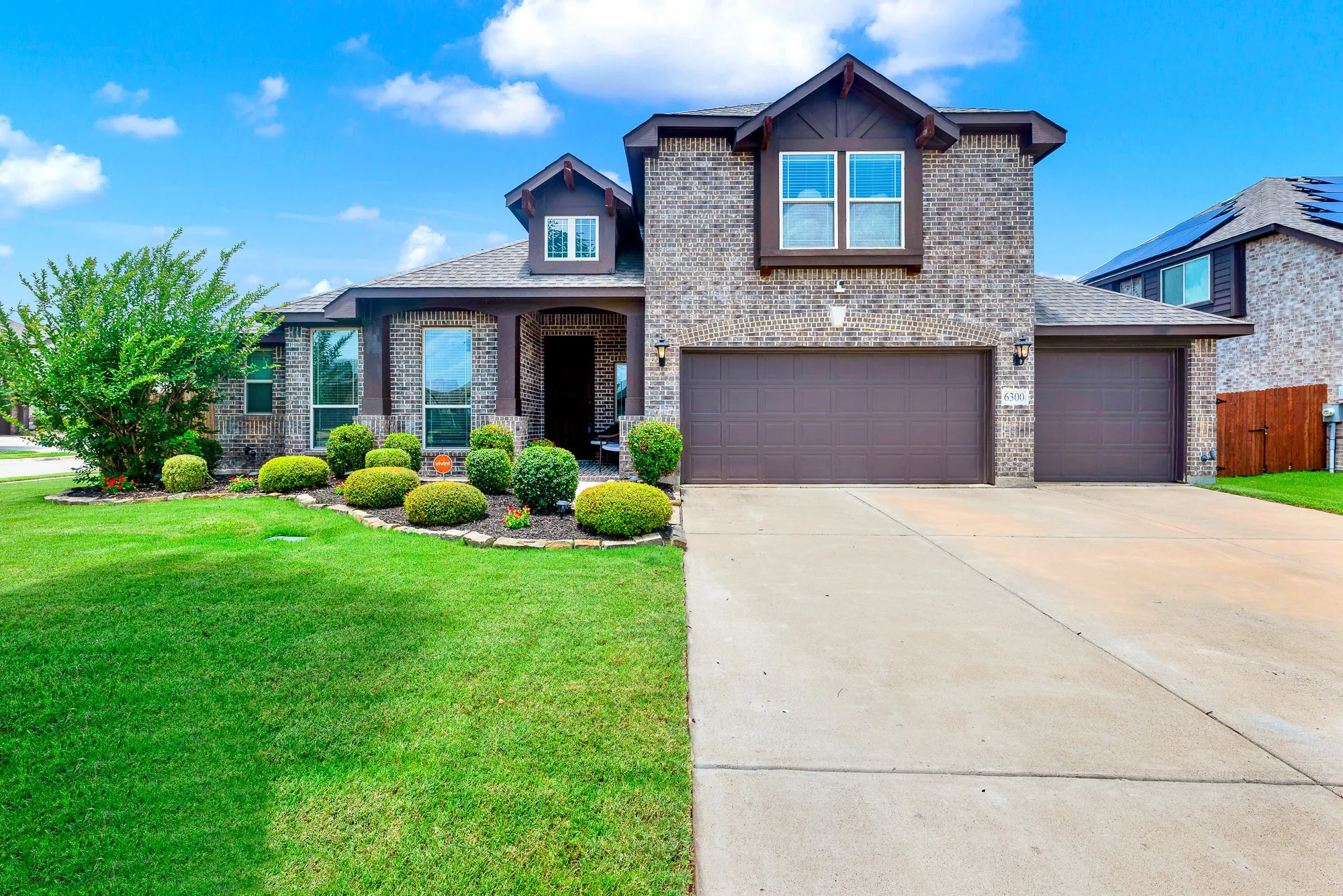 Single Family Residence For Sale in Dallas County , 6300 Sudbury Lane, Mesquite, Texas 75181, 4 Bedroom, 3 Bathroom, 3 Garage spaces, 3,250 Sqft, built in 2018, mls#21371278, Real Estate Agent in Mesquite, Homes For Sale in Dallas county, Homes For Sale in Mesquite, Realtor in Mesquite Texas, Real Estate Brokerage Independent Realty Texas, Luminita Cordes Realtor