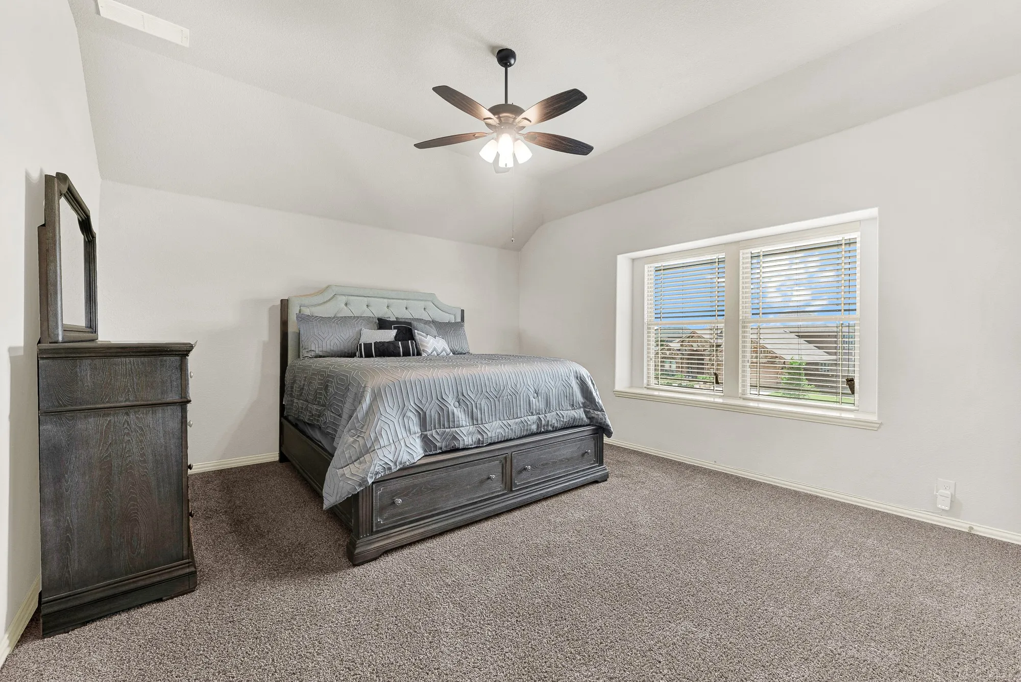 Single Family Residence For Sale in Dallas County , 6300 Sudbury Lane, Mesquite, Texas 75181, 4 Bedroom, 3 Bathroom, 3 Garage spaces, 3,250 Sqft, built in 2018, mls#21371278, Real Estate Agent in Mesquite, Homes For Sale in Dallas county, Homes For Sale in Mesquite, Realtor in Mesquite Texas, Real Estate Brokerage Independent Realty Texas, Luminita Cordes Realtor