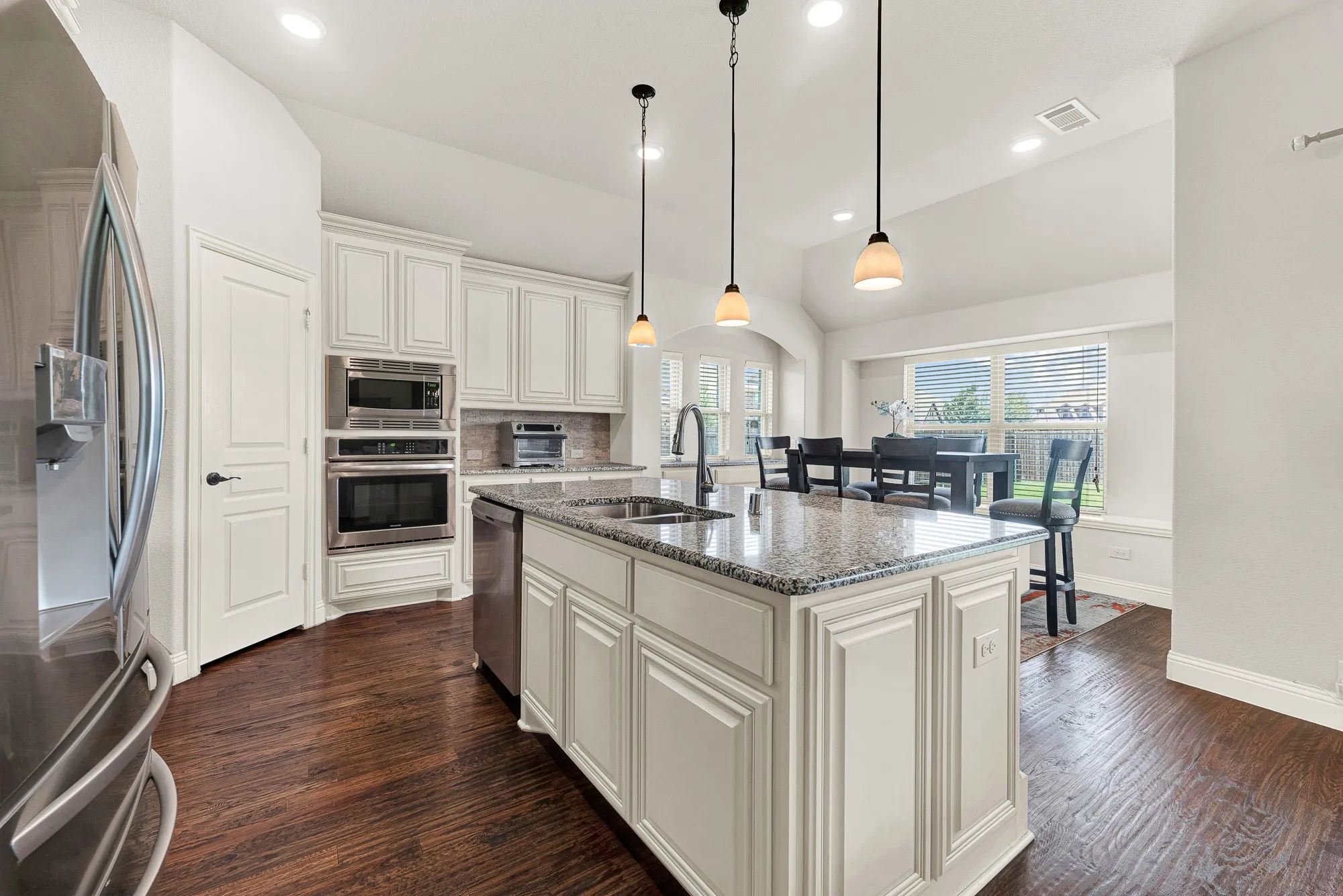 Single Family Residence For Sale in Dallas County , 6300 Sudbury Lane, Mesquite, Texas 75181, 4 Bedroom, 3 Bathroom, 3 Garage spaces, 3,250 Sqft, built in 2018, mls#21371278, Real Estate Agent in Mesquite, Homes For Sale in Dallas county, Homes For Sale in Mesquite, Realtor in Mesquite Texas, Real Estate Brokerage Independent Realty Texas, Luminita Cordes Realtor