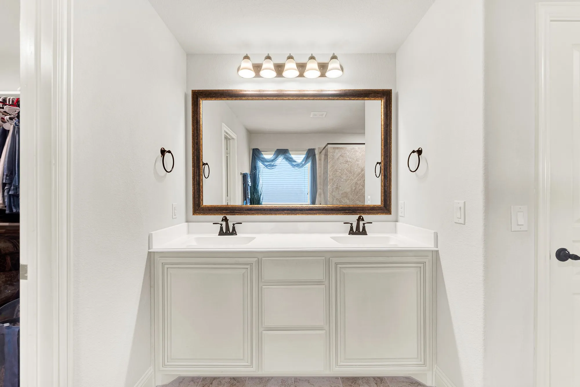 Primary Ensuite Bath